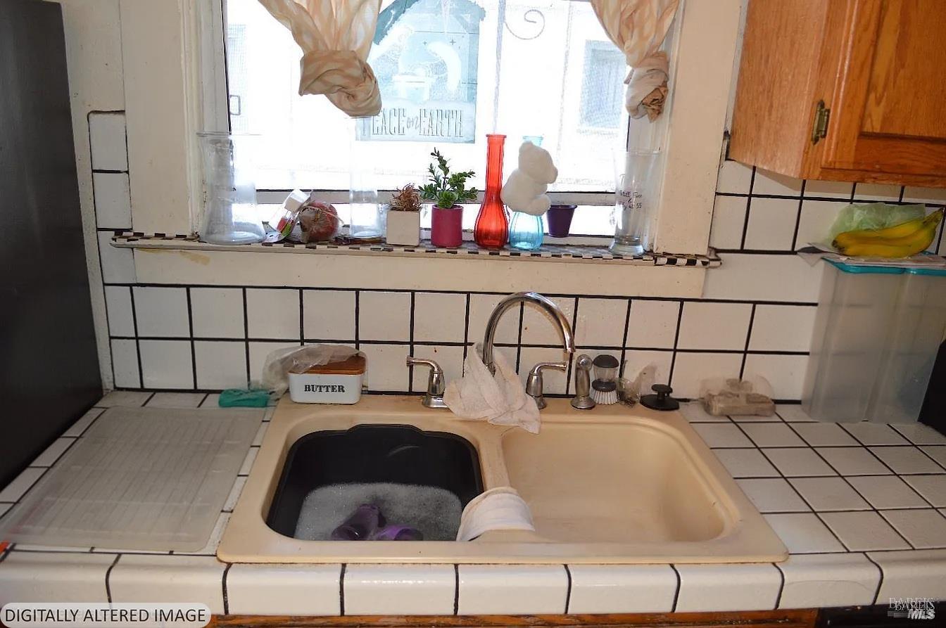 Detail Gallery Image 15 of 21 For 1141 E 33rd St, Oakland,  CA 94610 - 2 Beds | 2 Baths