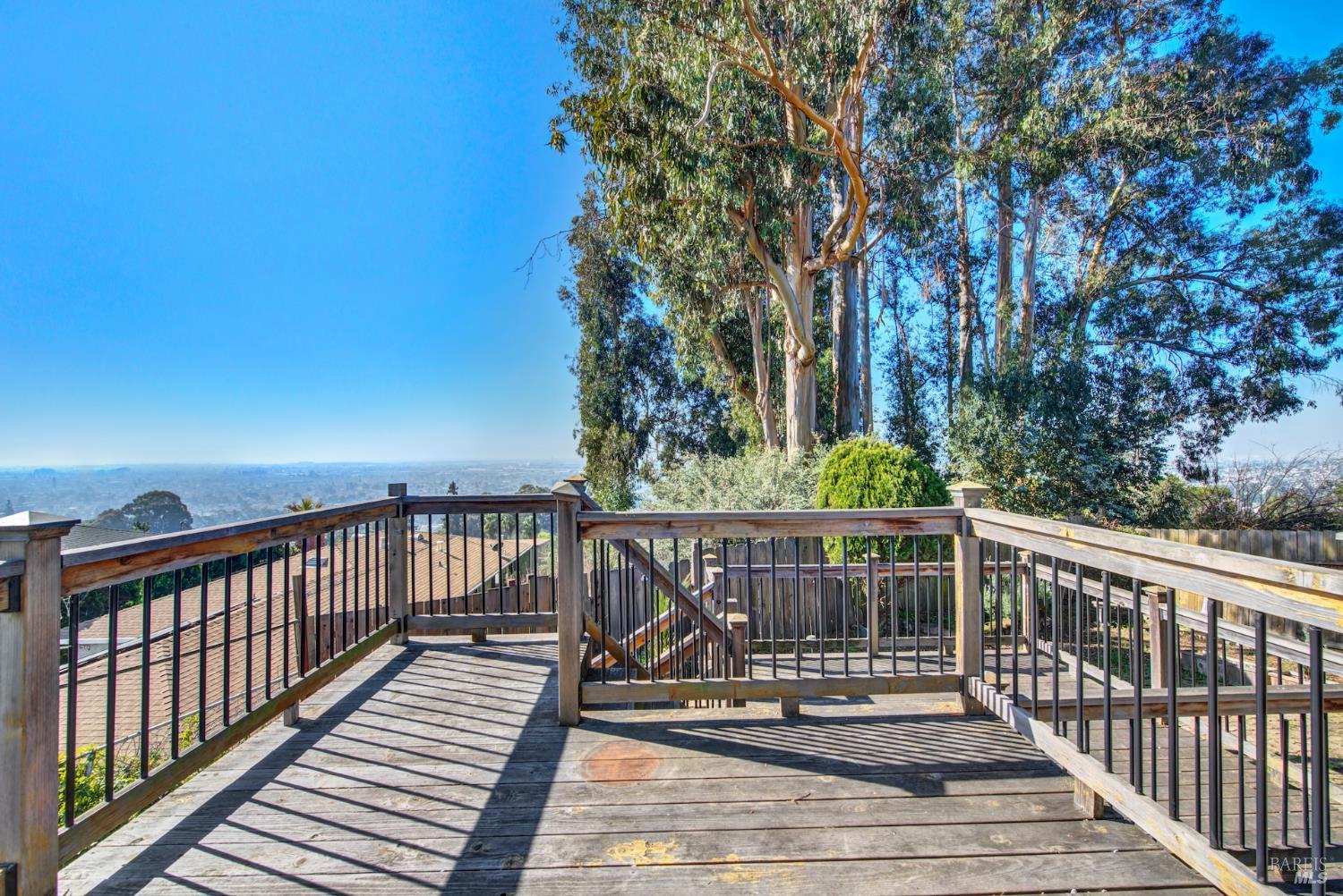 Detail Gallery Image 61 of 65 For 7937 Sunkist Dr, Oakland,  CA 94605 - 4 Beds | 3 Baths