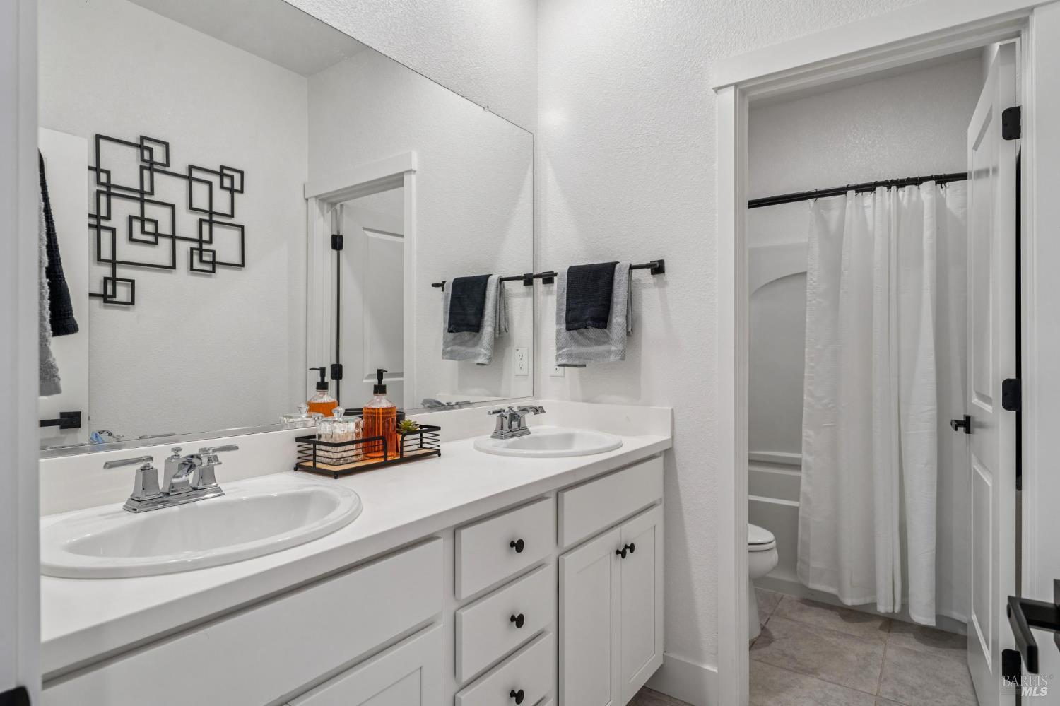 Detail Gallery Image 23 of 35 For 2915 Shaver St, Fairfield,  CA 94533 - 5 Beds | 3 Baths