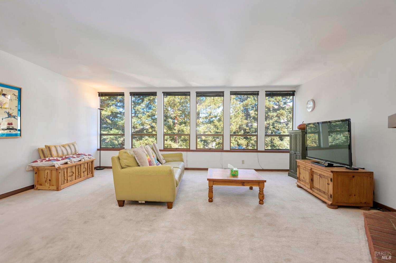 Detail Gallery Image 3 of 24 For 166 Professional Center Pkwy, San Rafael,  CA 94903 - 3 Beds | 2/1 Baths