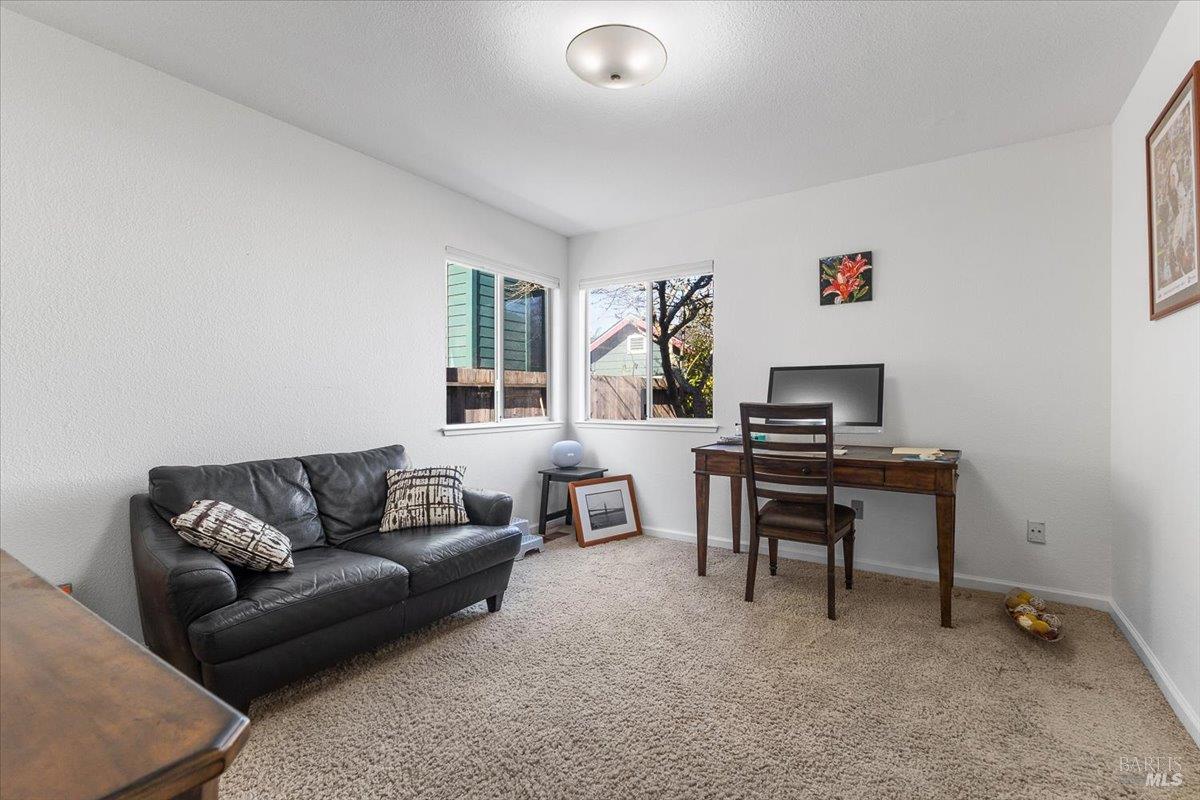 Detail Gallery Image 20 of 31 For 1705 Walnut Creek Dr, Santa Rosa,  CA 95403 - 4 Beds | 3 Baths