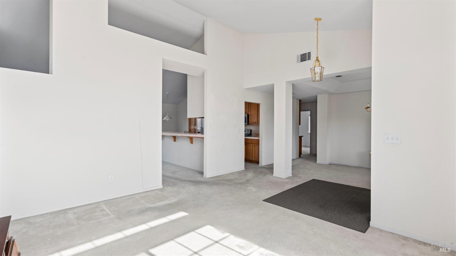 Detail Gallery Image 6 of 37 For 954 Iron Dr, Vacaville,  CA 95687 - 3 Beds | 2 Baths