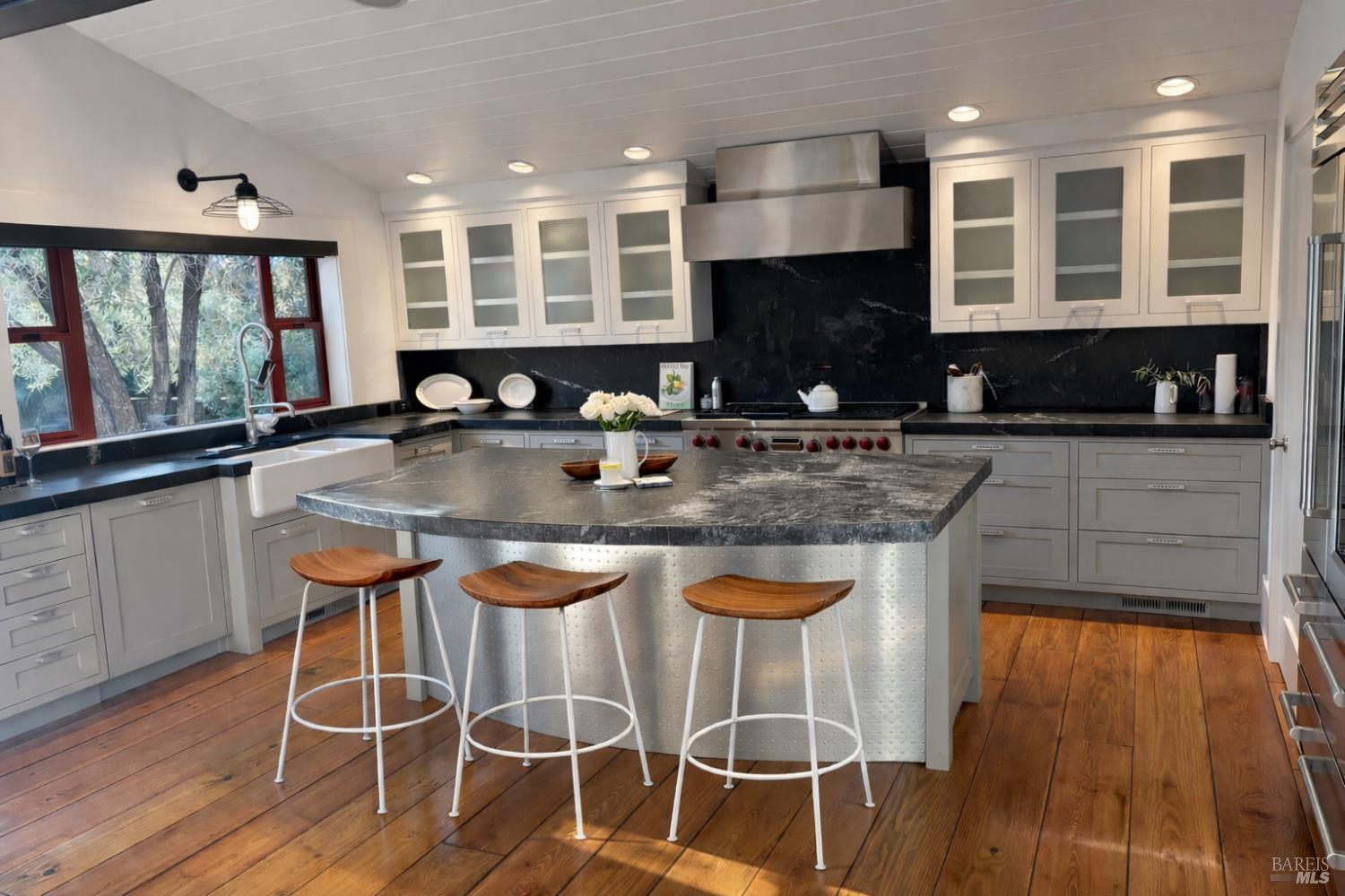 Detail Gallery Image 7 of 20 For 1467 Kearney St, Saint Helena,  CA 94574 - 4 Beds | 3/1 Baths