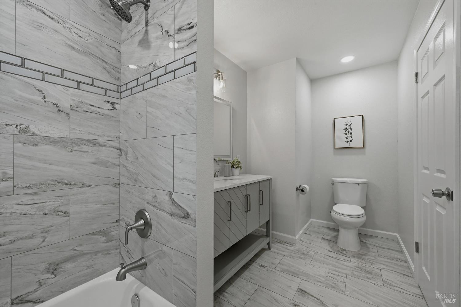 Detail Gallery Image 6 of 43 For 10496 Fairway Pl, Kelseyville,  CA 95451 - 3 Beds | 2 Baths