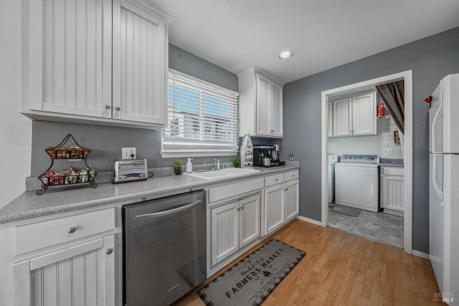 Detail Gallery Image 18 of 43 For 460 Walnut Dr, Lakeport,  CA 95453 - 2 Beds | 2 Baths