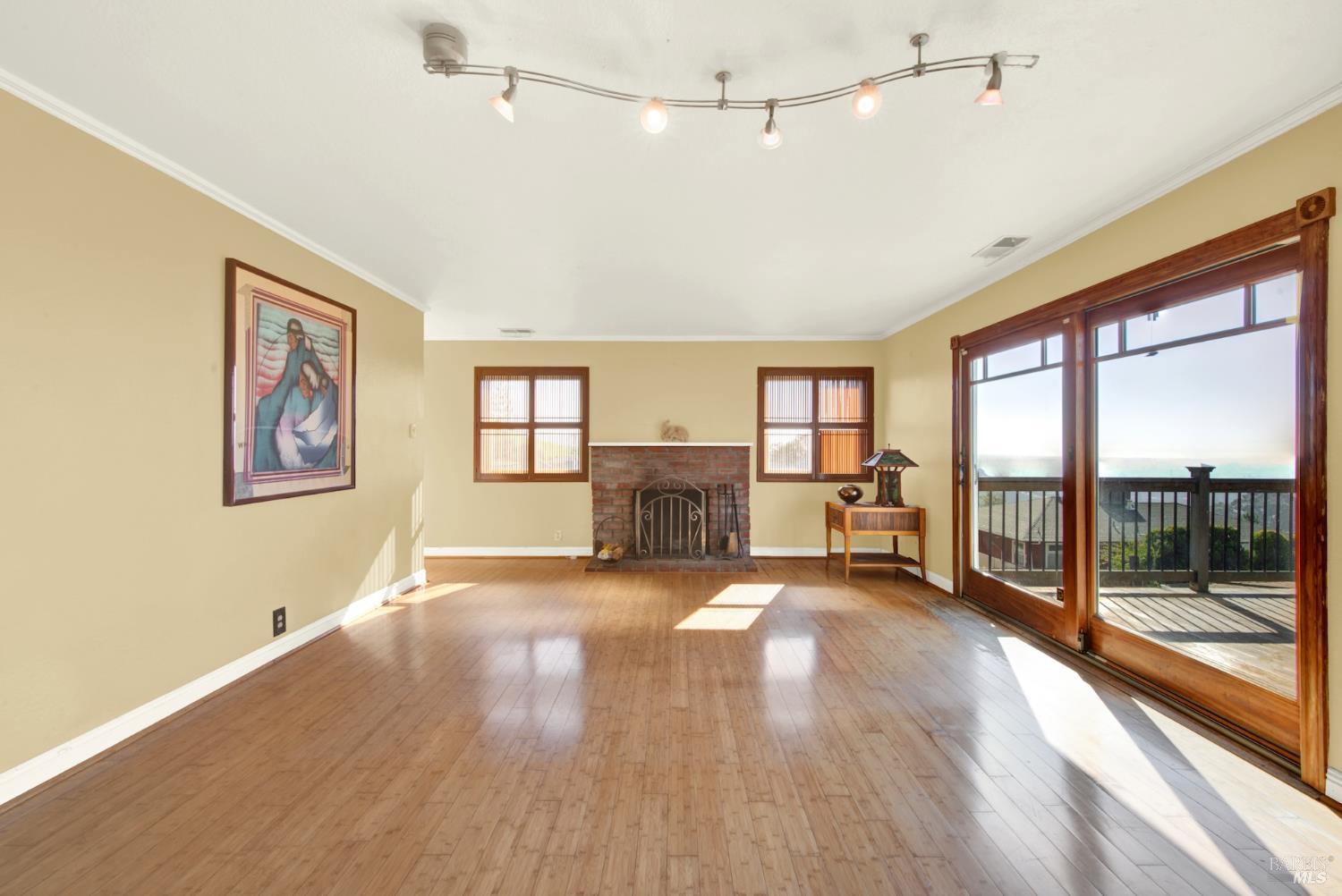 Detail Gallery Image 13 of 65 For 7937 Sunkist Dr, Oakland,  CA 94605 - 4 Beds | 3 Baths