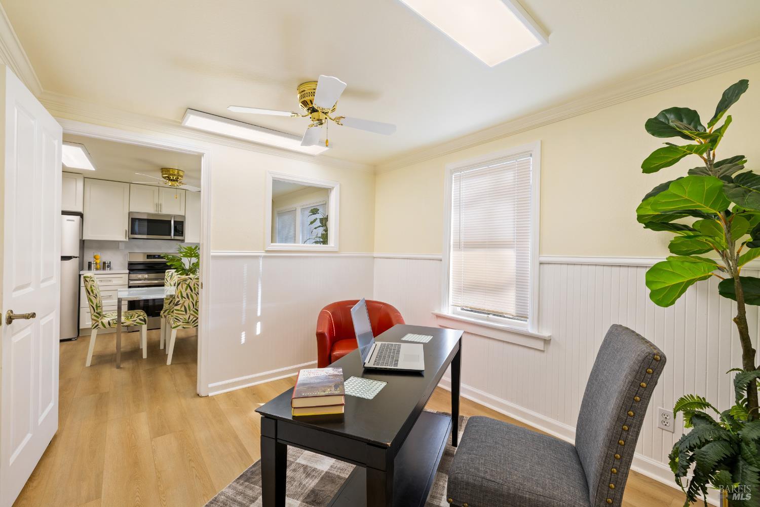 Detail Gallery Image 11 of 19 For 472 5th St, Sonoma,  CA 95476 - 2 Beds | 1 Baths