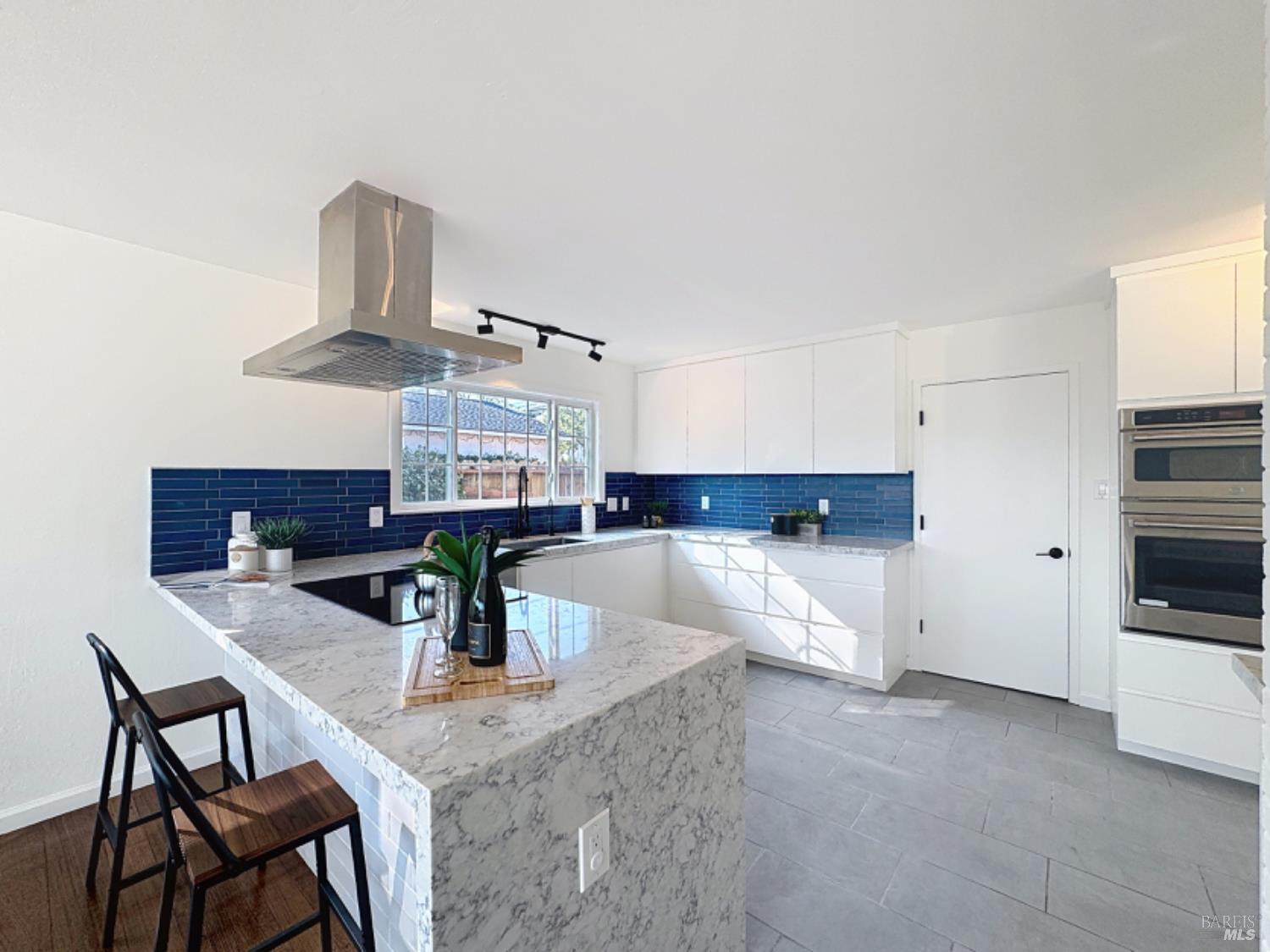 Detail Gallery Image 9 of 51 For 587 Tanbark Ter, San Rafael,  CA 94903 - 3 Beds | 2 Baths