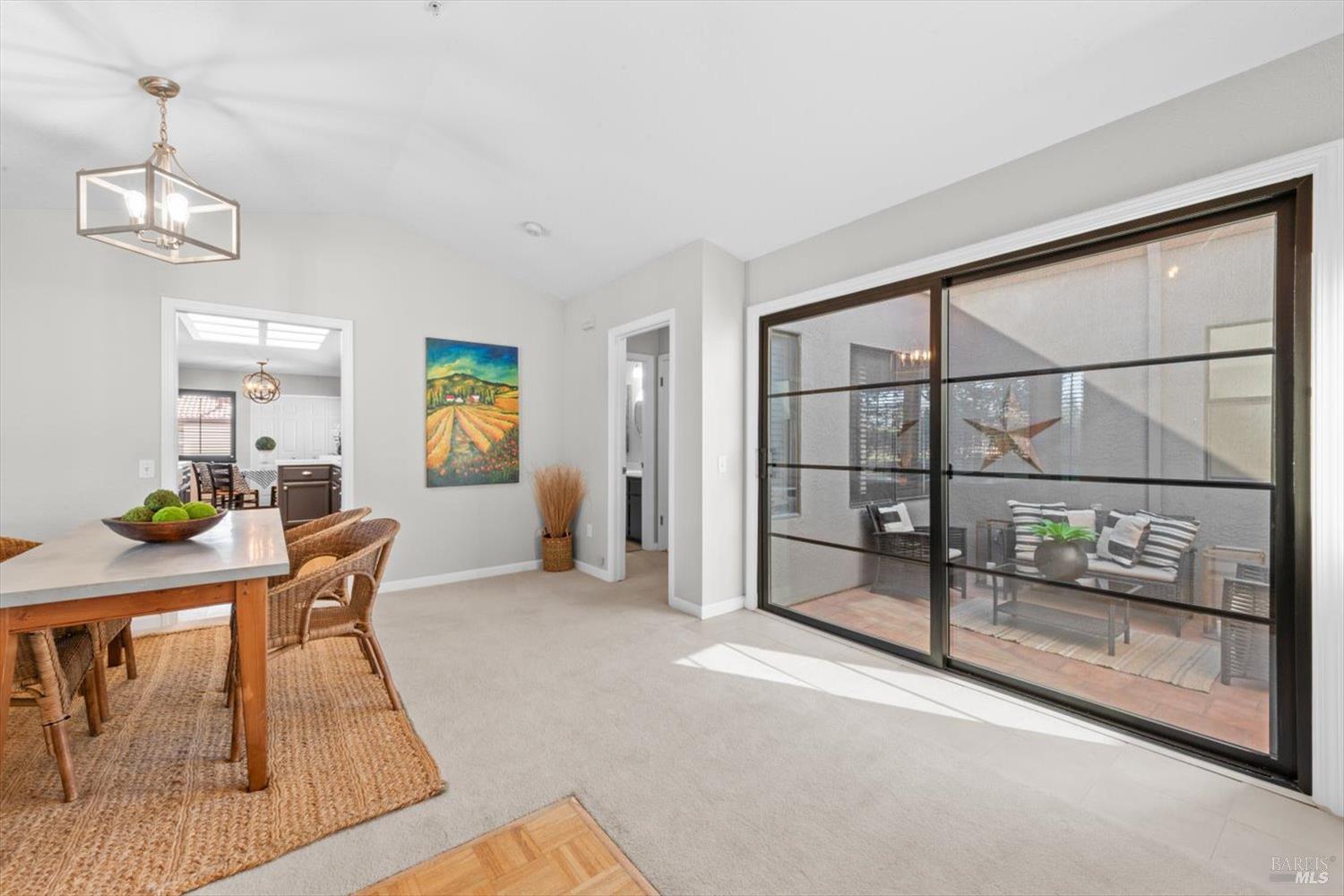 Detail Gallery Image 9 of 53 For 69 Fountain Grove Cir, Napa,  CA 94558 - 2 Beds | 2 Baths