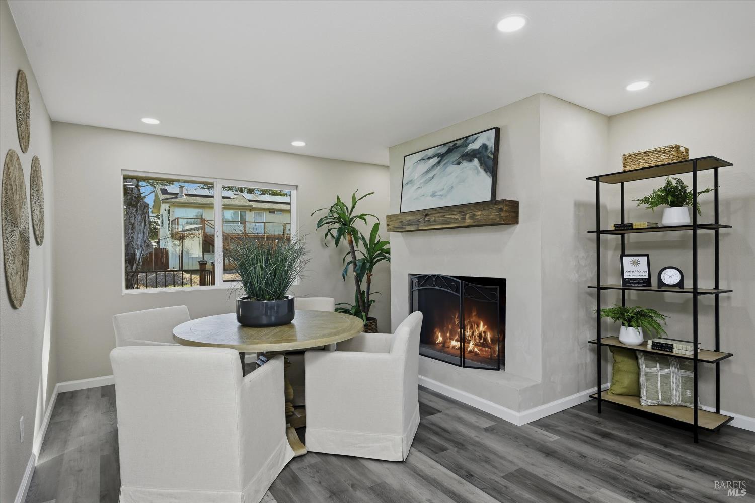 Detail Gallery Image 5 of 43 For 10496 Fairway Pl, Kelseyville,  CA 95451 - 3 Beds | 2 Baths