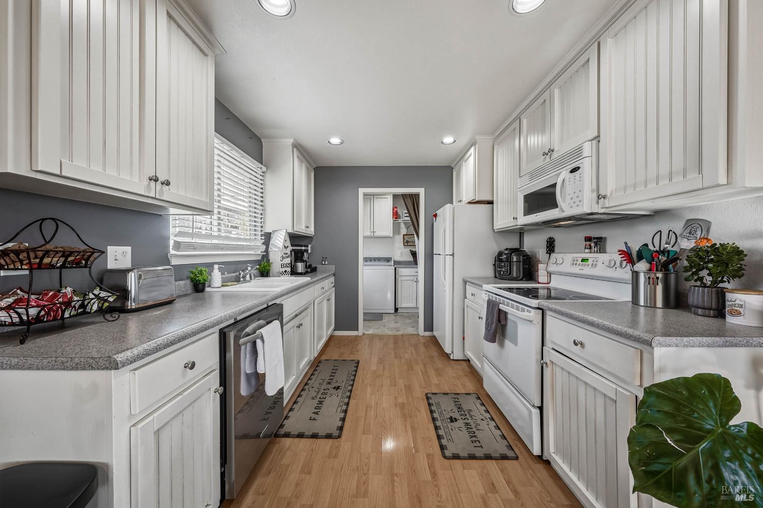 Detail Gallery Image 17 of 43 For 460 Walnut Dr, Lakeport,  CA 95453 - 2 Beds | 2 Baths