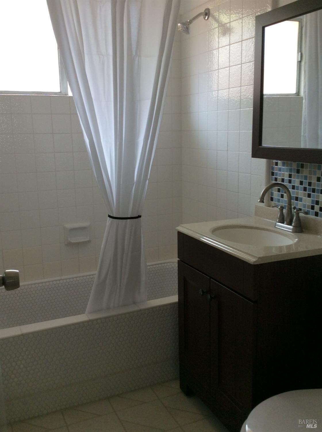 Detail Gallery Image 8 of 20 For 303 Boyce St, Santa Rosa,  CA 95401 - – Beds | – Baths