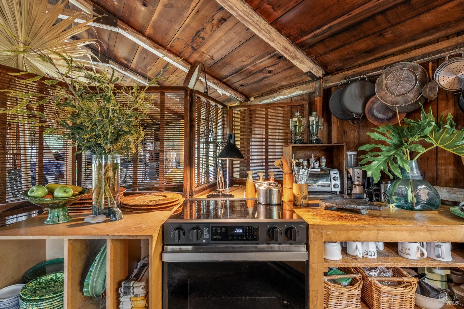 Detail Gallery Image 12 of 37 For 5100 Lovall Valley Rd, Sonoma,  CA 95476 - 0 Beds | 1 Baths