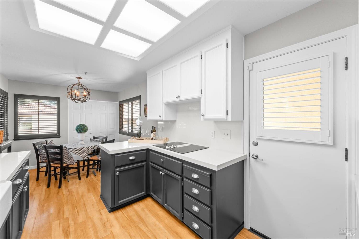 Detail Gallery Image 17 of 53 For 69 Fountain Grove Cir, Napa,  CA 94558 - 2 Beds | 2 Baths