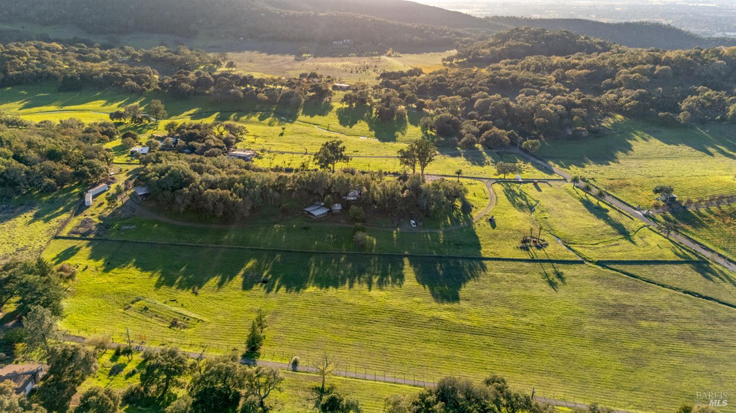 Detail Gallery Image 4 of 37 For 5100 Lovall Valley Rd, Sonoma,  CA 95476 - 0 Beds | 1 Baths