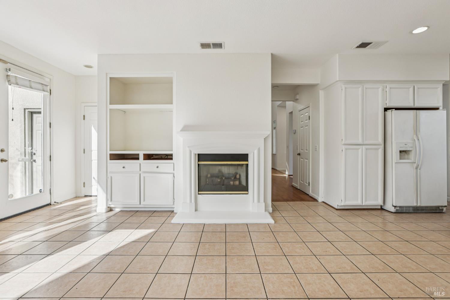 Detail Gallery Image 13 of 40 For 2623 Rosevine Ln, Santa Rosa,  CA 95407 - 4 Beds | 2/1 Baths