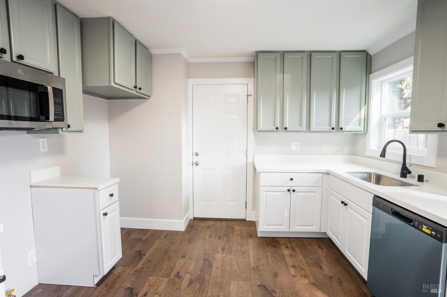 Detail Gallery Image 14 of 29 For 116 Hogan Ave, Vallejo,  CA 94589 - 3 Beds | 1 Baths