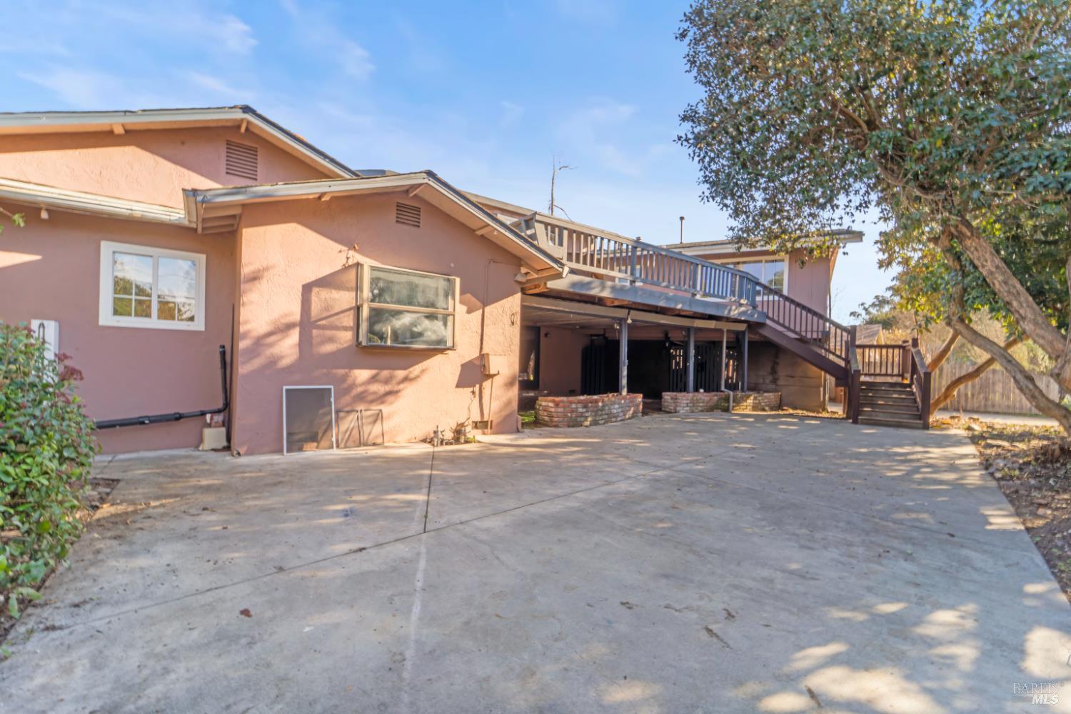 Detail Gallery Image 4 of 26 For 1051 Vassar Dr, Napa,  CA 94558 - 4 Beds | 3 Baths