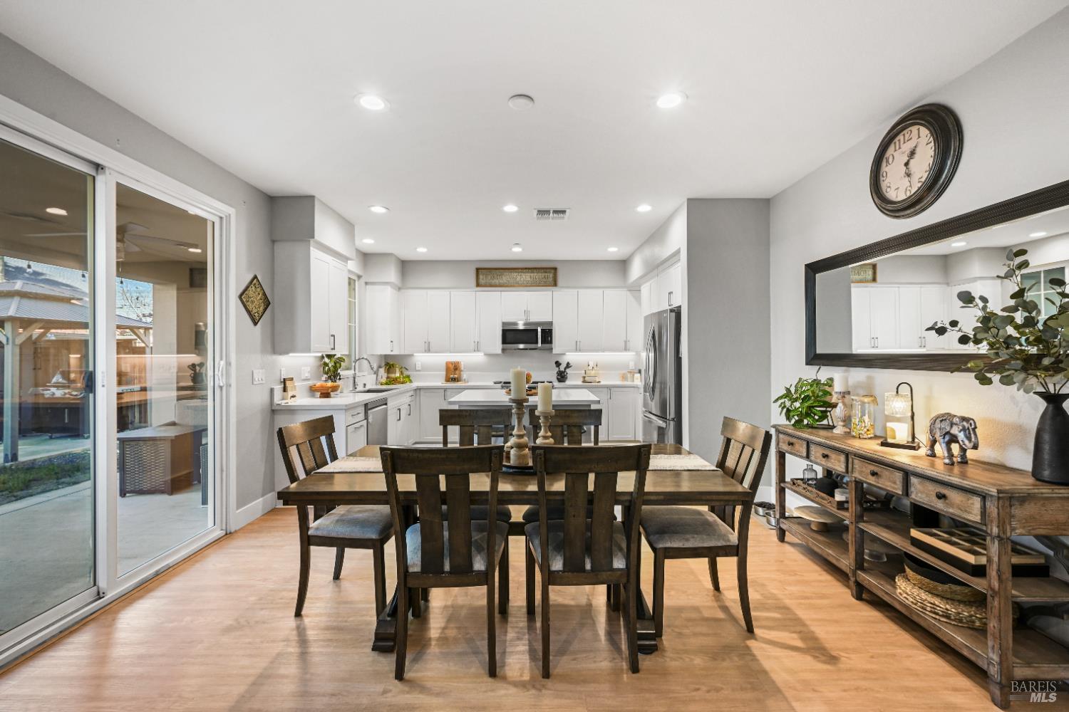 Detail Gallery Image 16 of 57 For 2617 Gable St, Santa Rosa,  CA 95407 - 4 Beds | 3 Baths