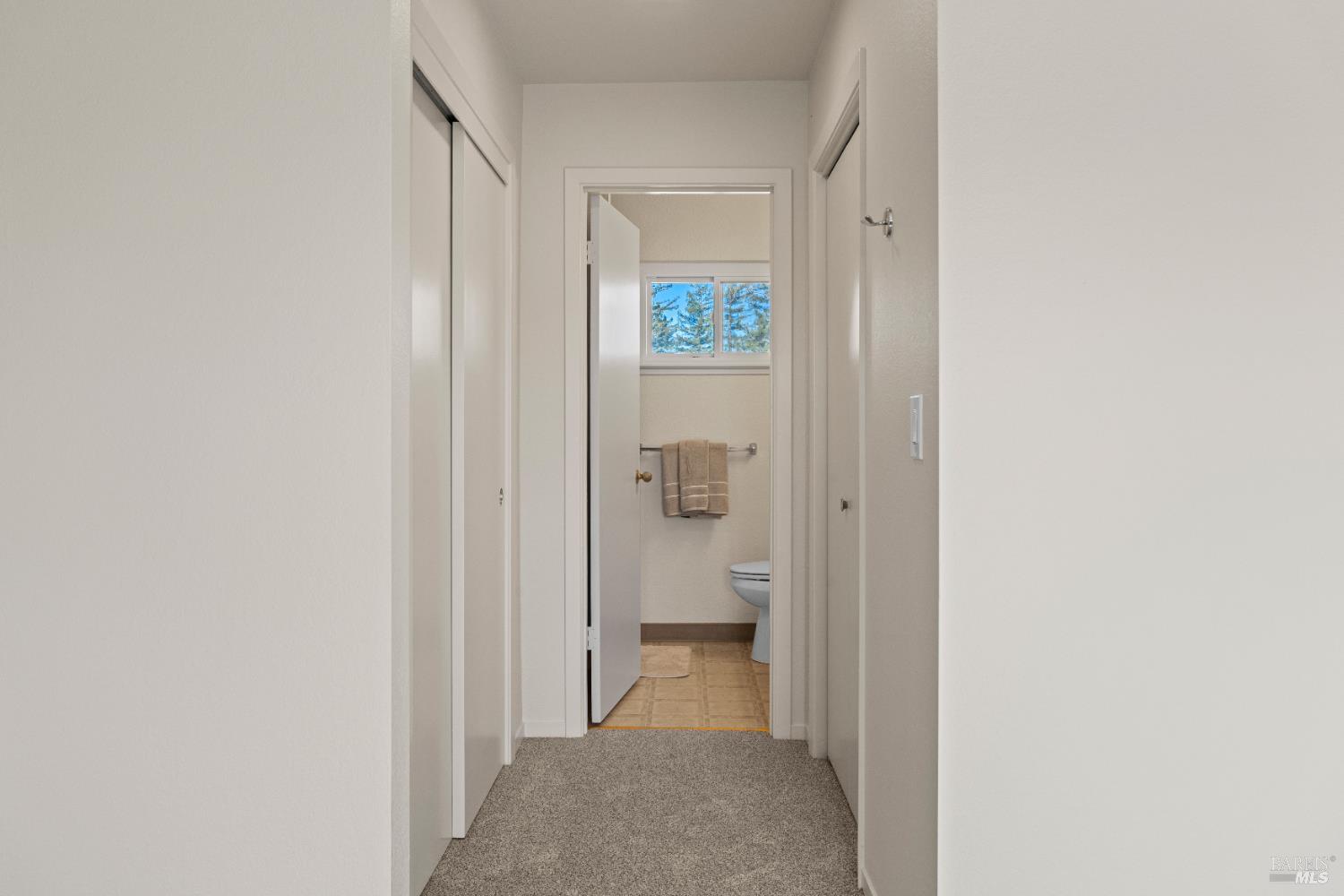 Detail Gallery Image 10 of 20 For 201 Main Cir, Ukiah,  CA 95482 - 3 Beds | 2 Baths