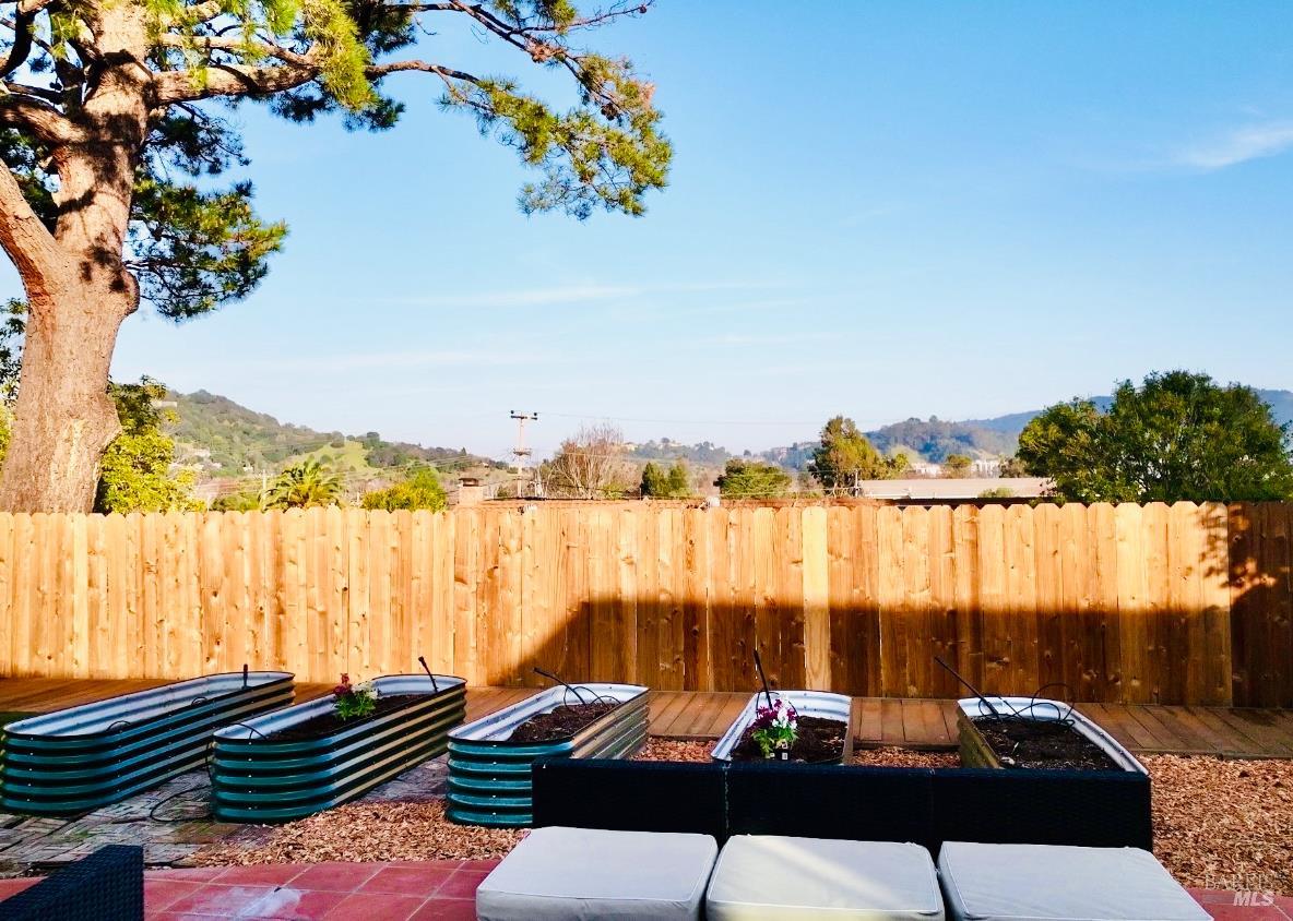 Detail Gallery Image 45 of 51 For 587 Tanbark Ter, San Rafael,  CA 94903 - 3 Beds | 2 Baths