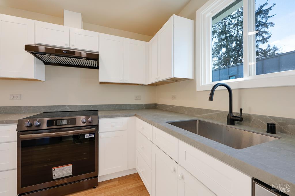 Detail Gallery Image 16 of 28 For 312 Benton St, Santa Rosa,  CA 95401 - 3 Beds | 2 Baths