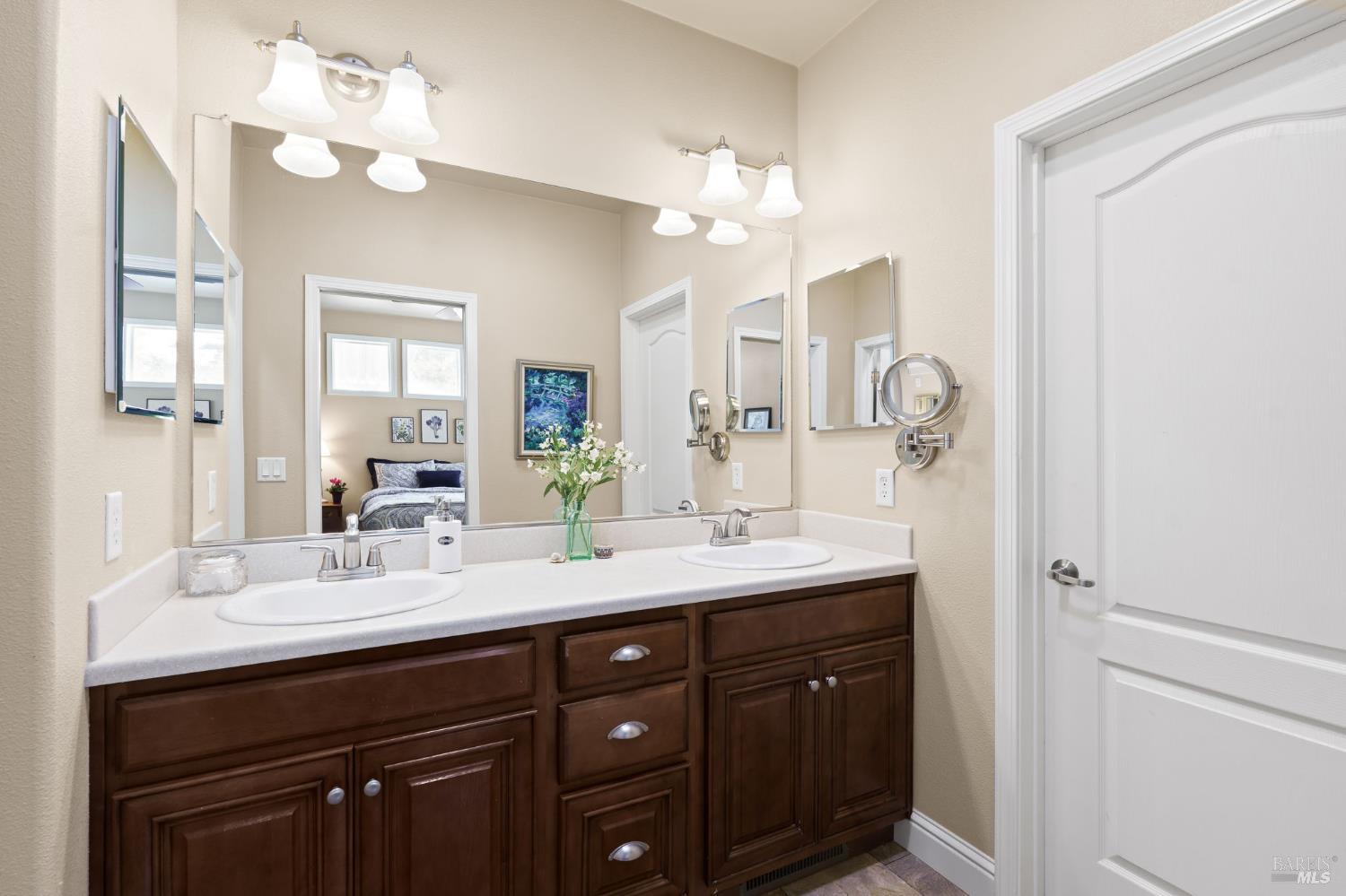 Detail Gallery Image 18 of 27 For 132 Bear Flag Rd, Sonoma,  CA 95476 - 2 Beds | 3 Baths