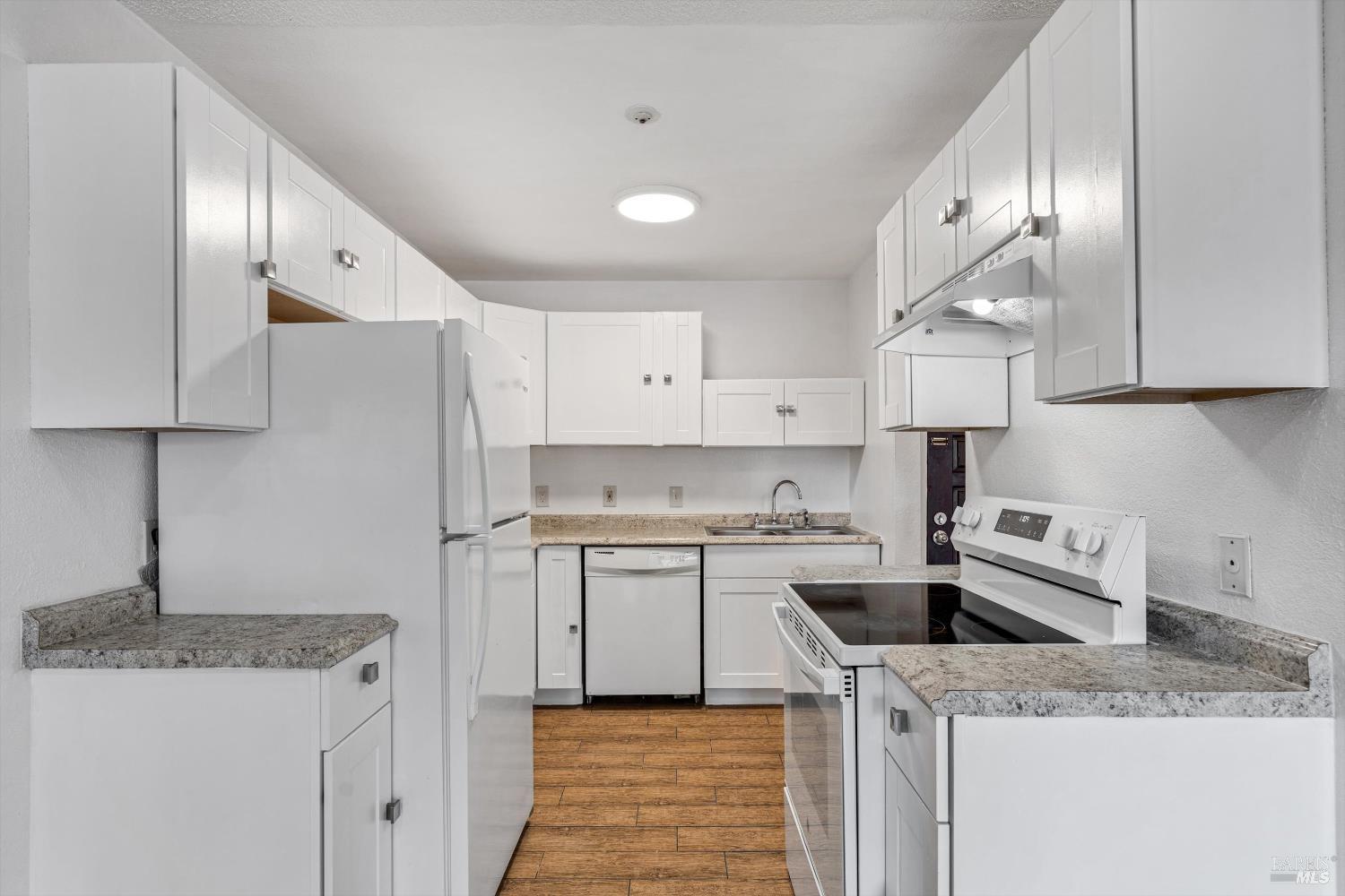 Front Image Thumbnail for BA326009177