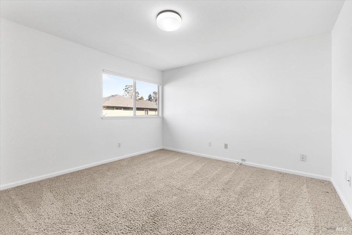 Detail Gallery Image 14 of 31 For 1705 Walnut Creek Dr, Santa Rosa,  CA 95403 - 4 Beds | 3 Baths