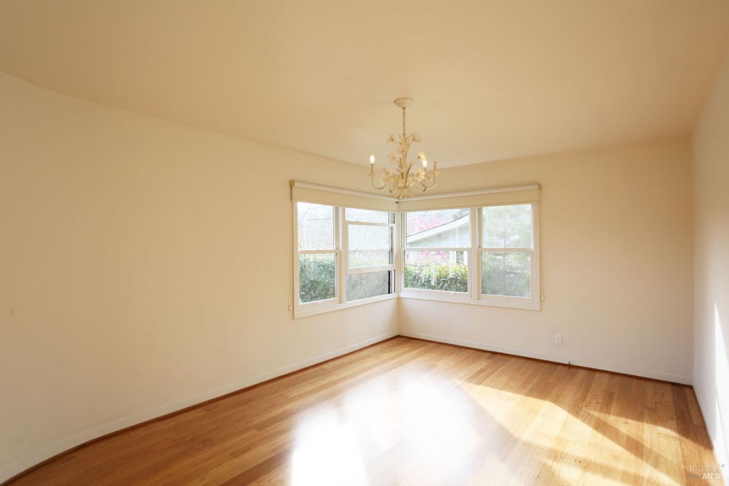 Detail Gallery Image 23 of 27 For 11 Alta Vista Ave #11,  Mill Valley,  CA 94941 - 2 Beds | 1 Baths