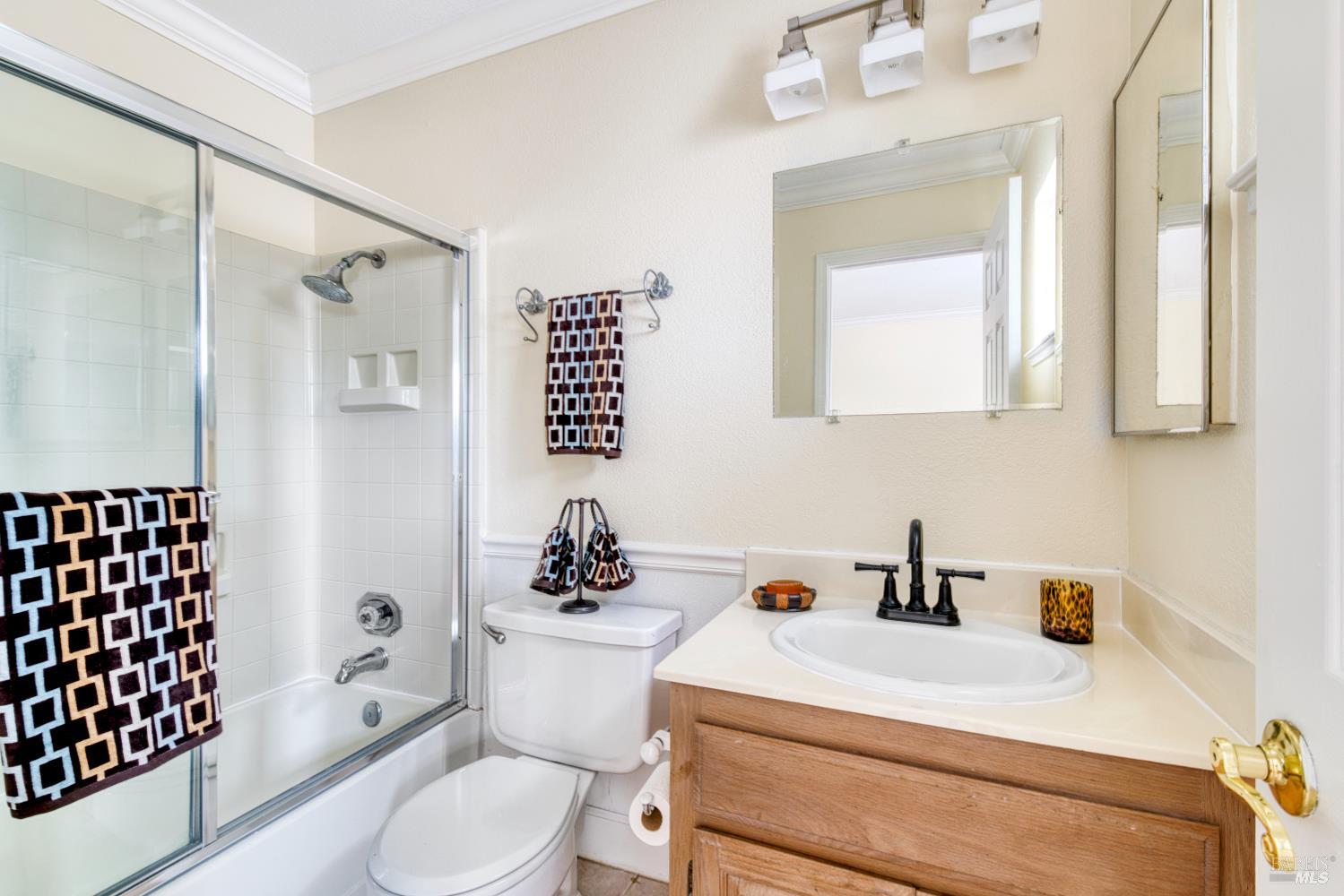 Detail Gallery Image 32 of 38 For 269 Hidden Creek Ct, Martinez,  CA 94553 - 2 Beds | 2/1 Baths