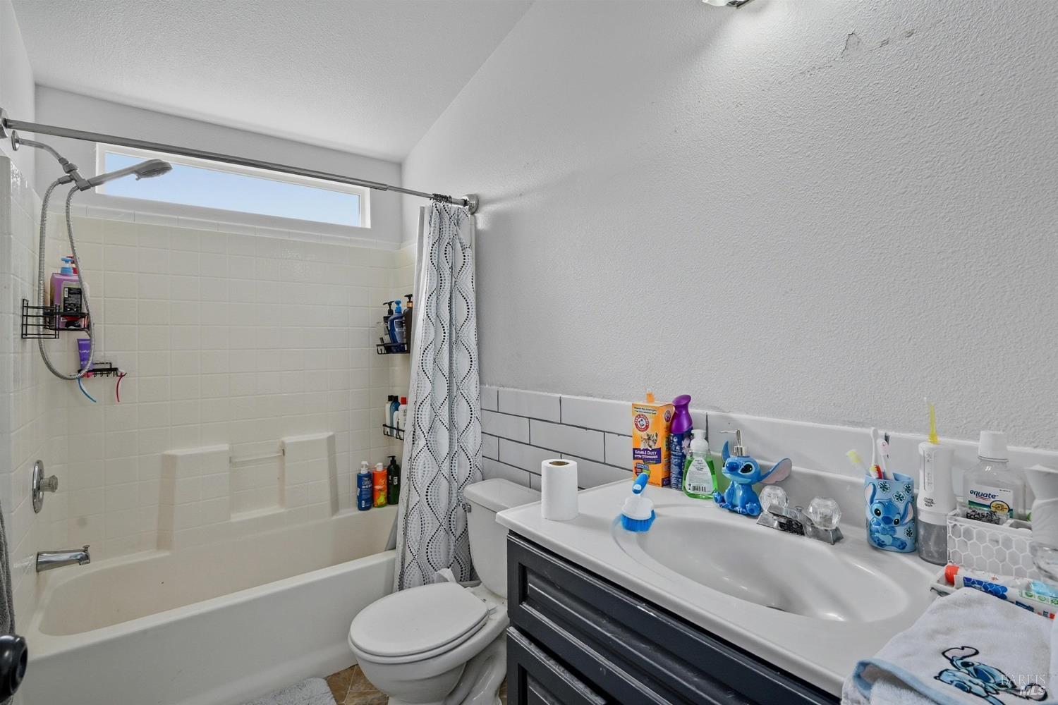 Detail Gallery Image 10 of 20 For 3096 Spring Valley Rd, Clearlake Oaks,  CA 95423 - 4 Beds | 2 Baths