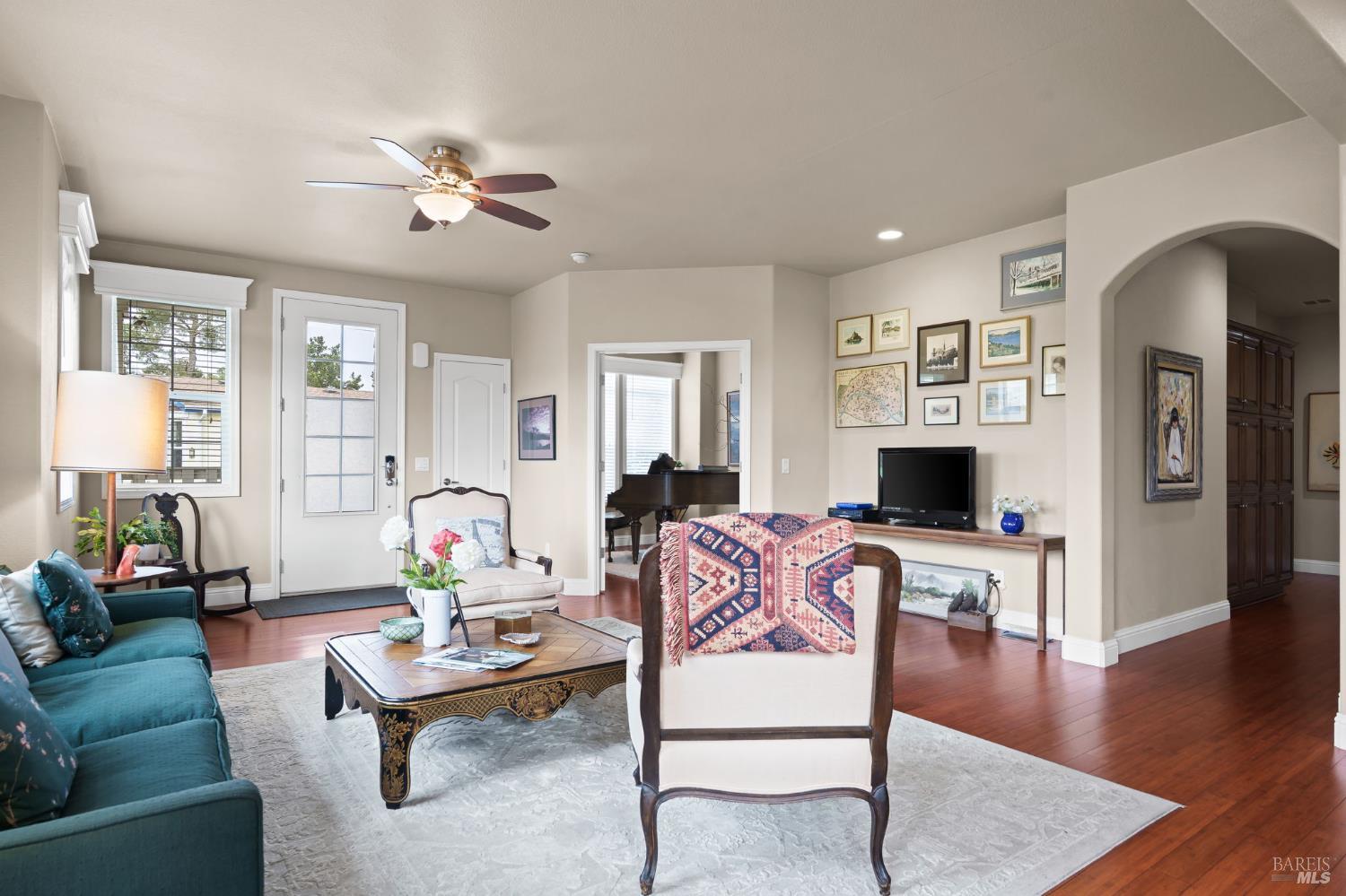 Detail Gallery Image 7 of 27 For 132 Bear Flag Rd, Sonoma,  CA 95476 - 2 Beds | 3 Baths