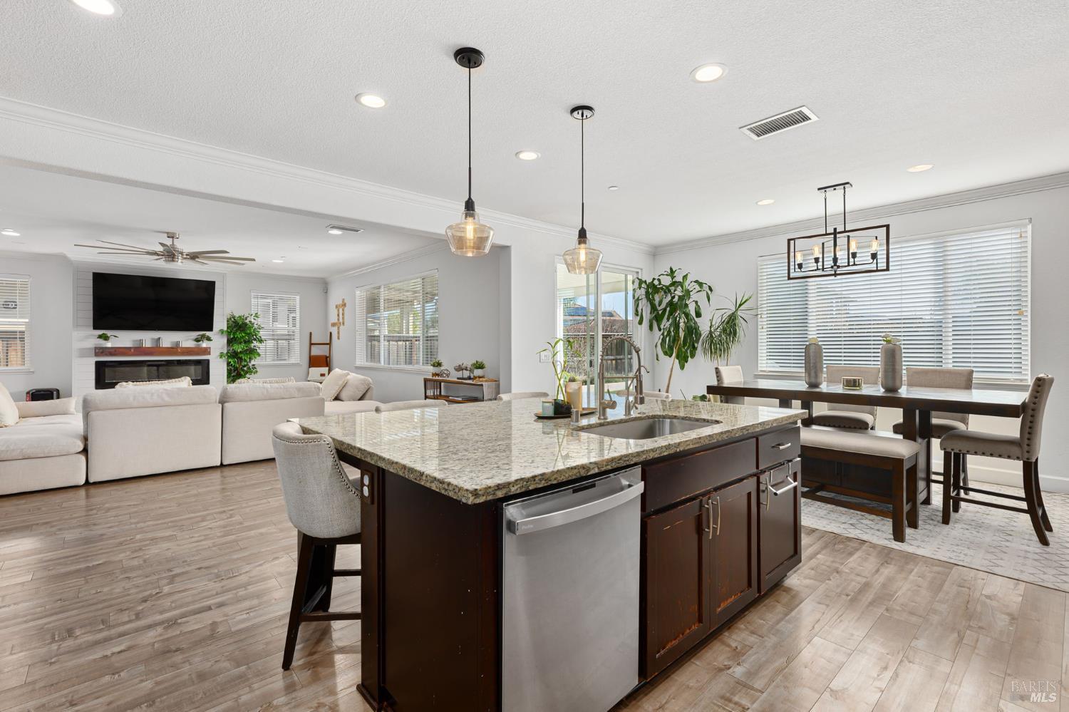 Detail Gallery Image 20 of 63 For 291 Ginger St, Vacaville,  CA 95687 - 4 Beds | 3/1 Baths