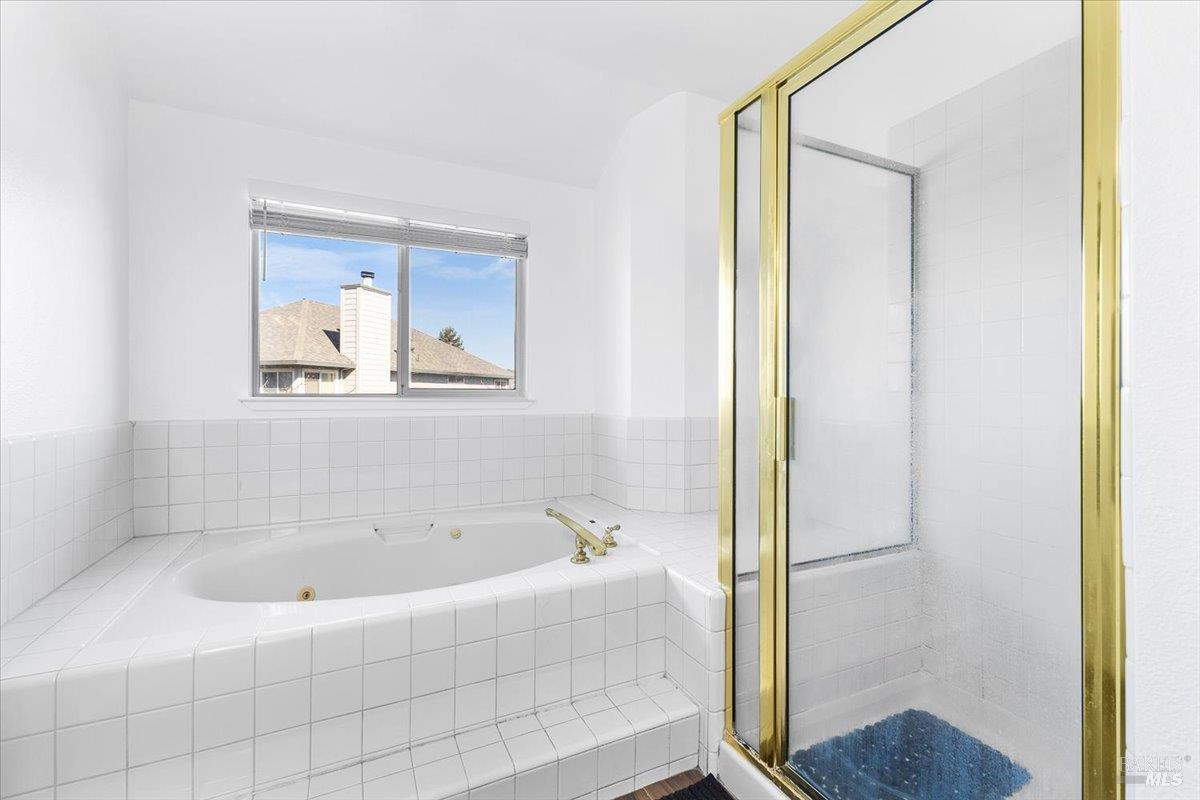 Detail Gallery Image 13 of 31 For 1705 Walnut Creek Dr, Santa Rosa,  CA 95403 - 4 Beds | 3 Baths