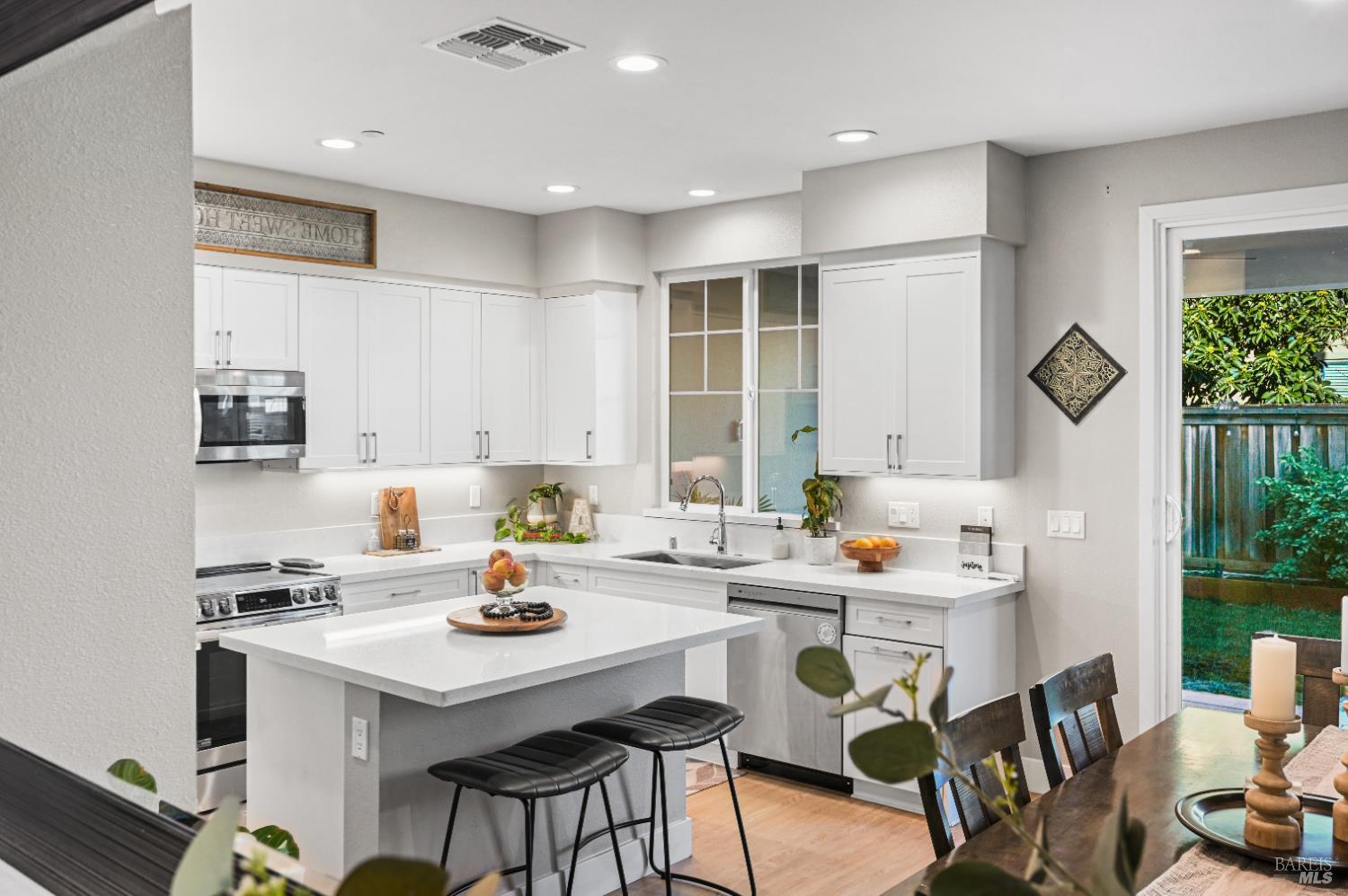 Detail Gallery Image 18 of 57 For 2617 Gable St, Santa Rosa,  CA 95407 - 4 Beds | 3 Baths