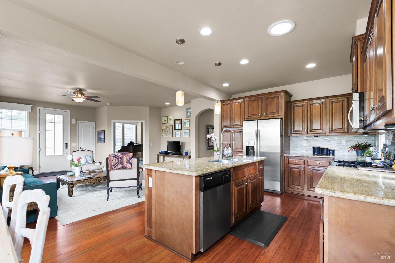 Detail Gallery Image 11 of 27 For 132 Bear Flag Rd, Sonoma,  CA 95476 - 2 Beds | 3 Baths