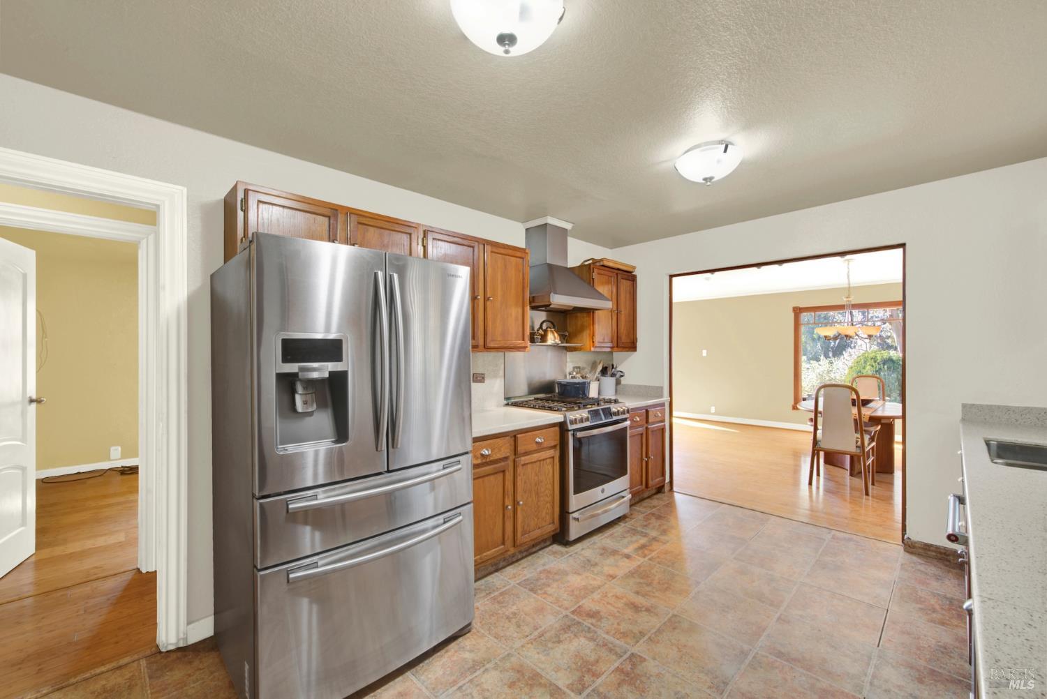 Detail Gallery Image 22 of 65 For 7937 Sunkist Dr, Oakland,  CA 94605 - 4 Beds | 3 Baths