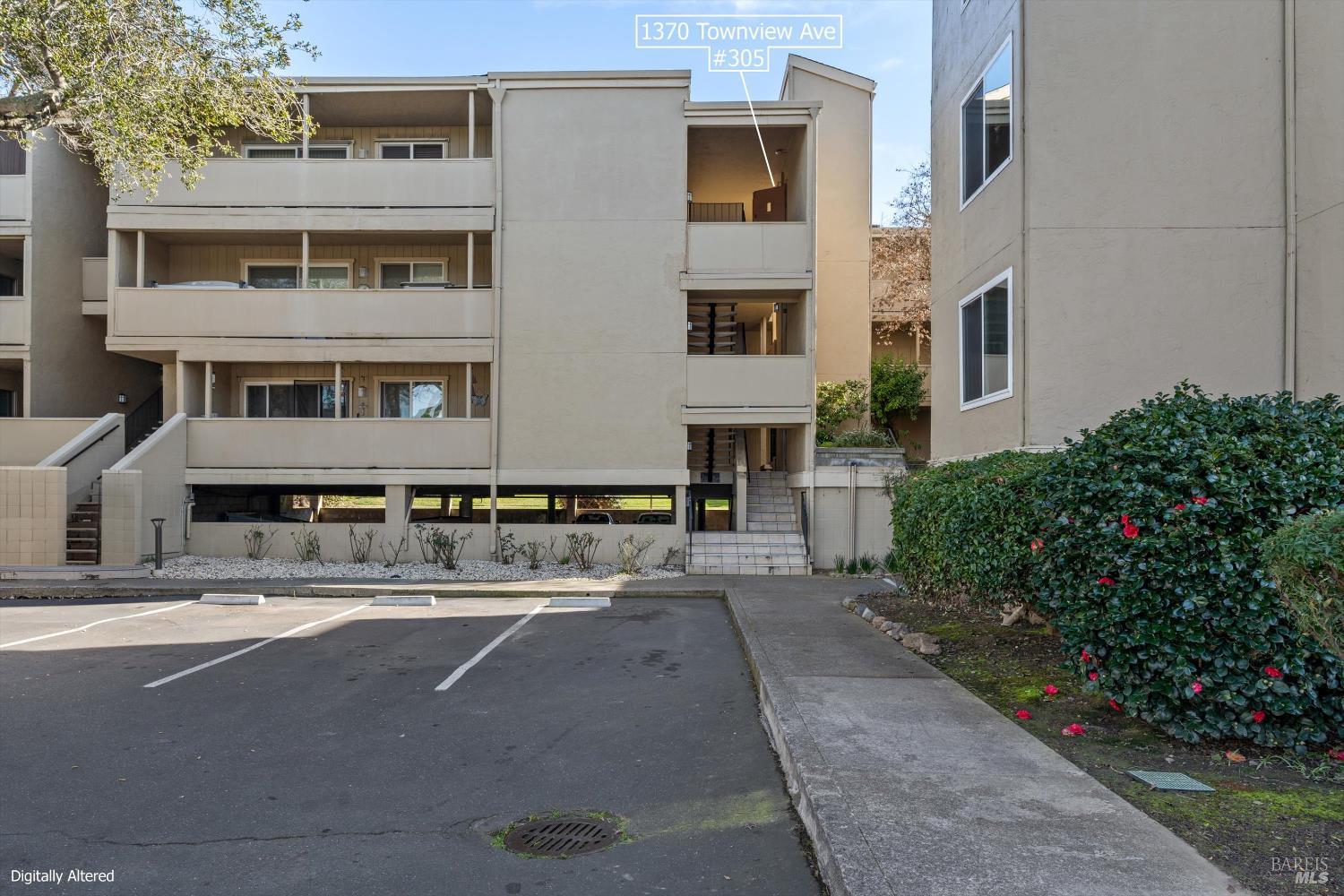 Detail Gallery Image 14 of 18 For 1370 Townview Ave #305,  Santa Rosa,  CA 95405 - 2 Beds | 1/1 Baths