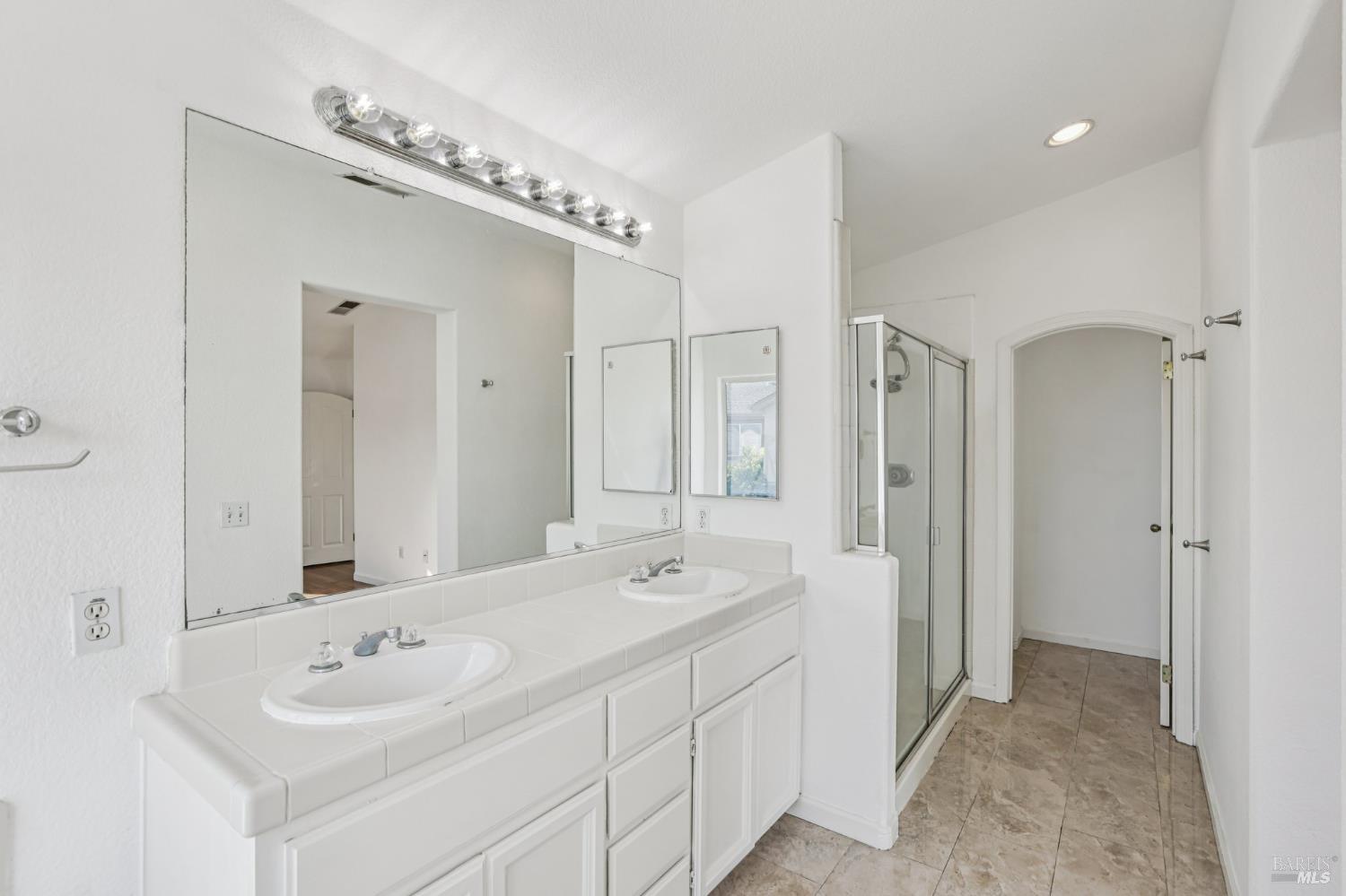 Detail Gallery Image 20 of 40 For 2623 Rosevine Ln, Santa Rosa,  CA 95407 - 4 Beds | 2/1 Baths