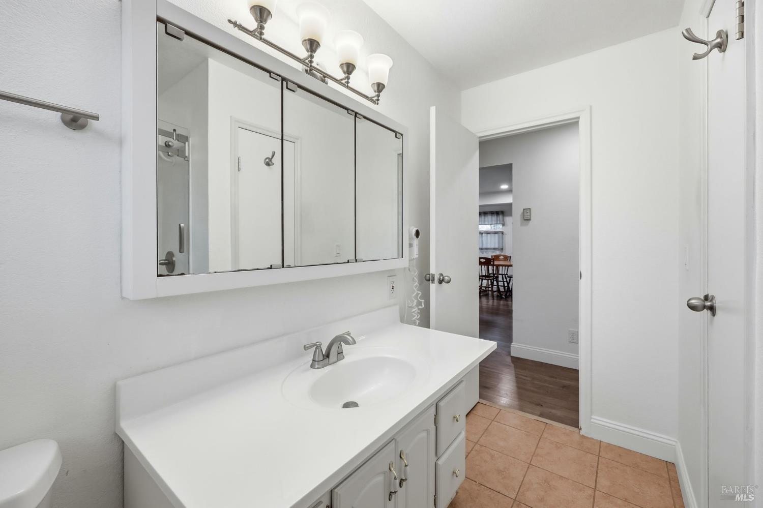 Detail Gallery Image 35 of 53 For 203 Cockrobin Ave, Windsor,  CA 95492 - 4 Beds | 2 Baths