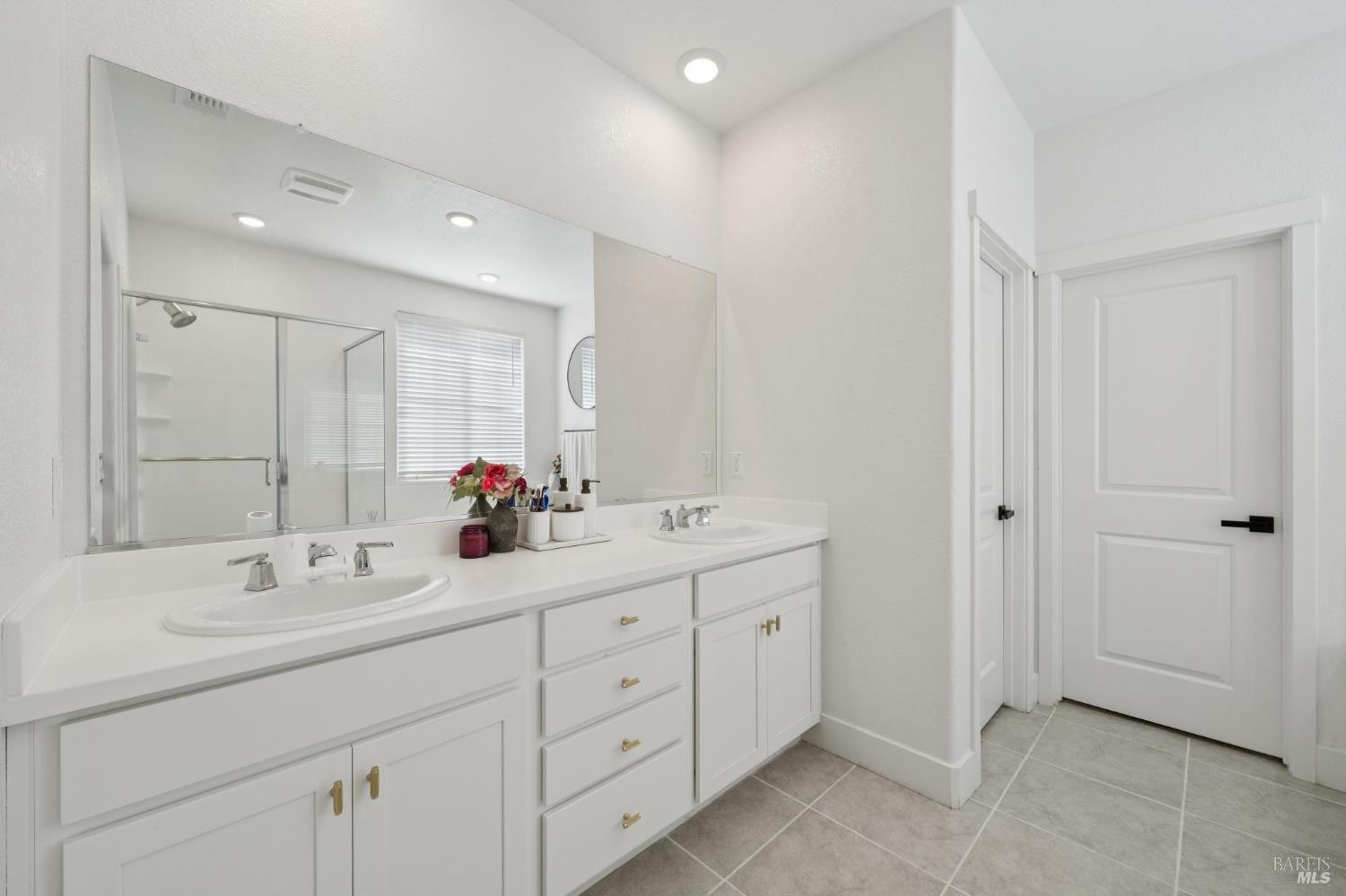 Detail Gallery Image 19 of 35 For 2915 Shaver St, Fairfield,  CA 94533 - 5 Beds | 3 Baths