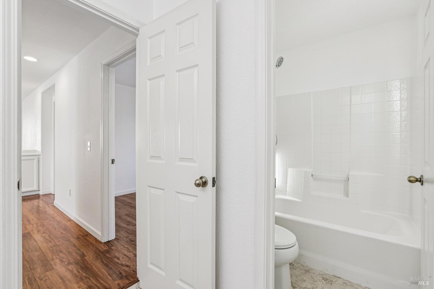 Detail Gallery Image 28 of 40 For 2623 Rosevine Ln, Santa Rosa,  CA 95407 - 4 Beds | 2/1 Baths