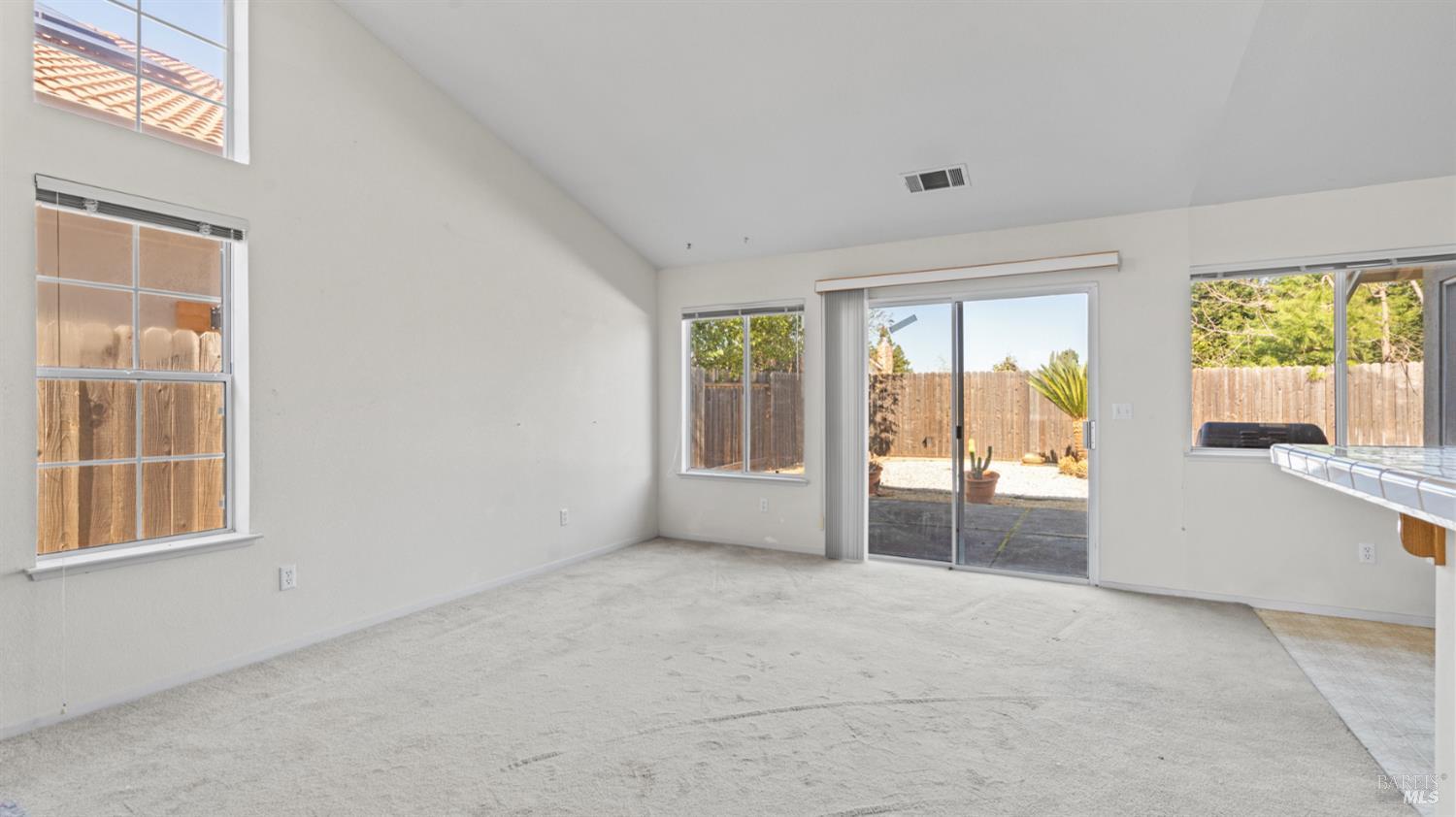 Detail Gallery Image 16 of 37 For 954 Iron Dr, Vacaville,  CA 95687 - 3 Beds | 2 Baths