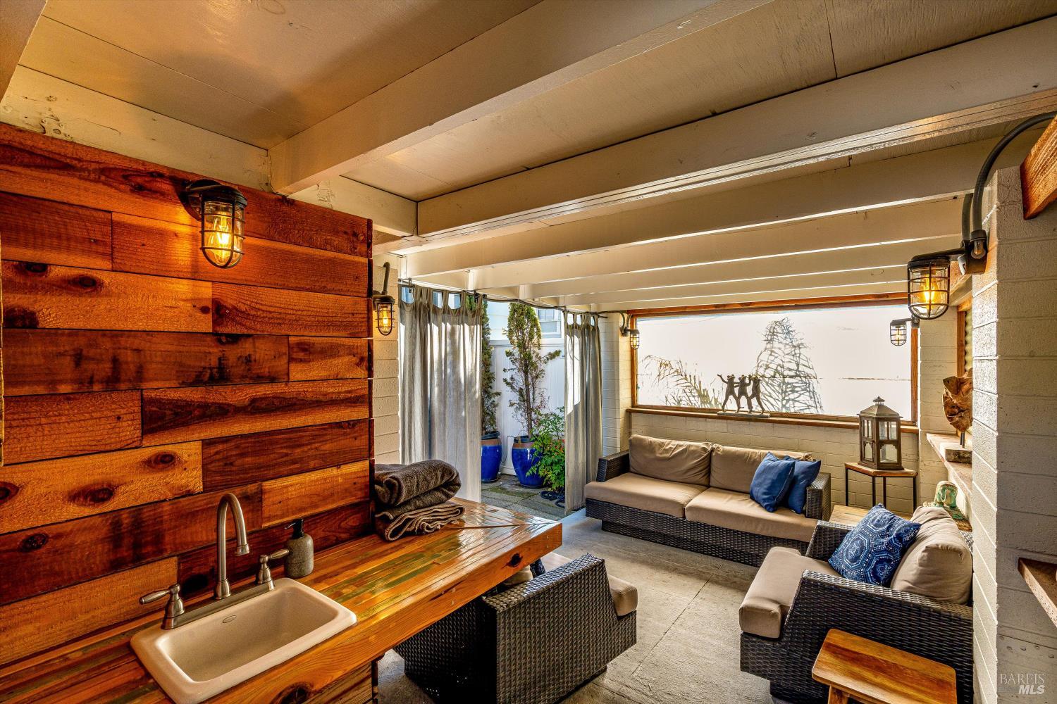 Detail Gallery Image 33 of 45 For 3 Highland Dr, Napa,  CA 94559 - 2 Beds | 1/1 Baths