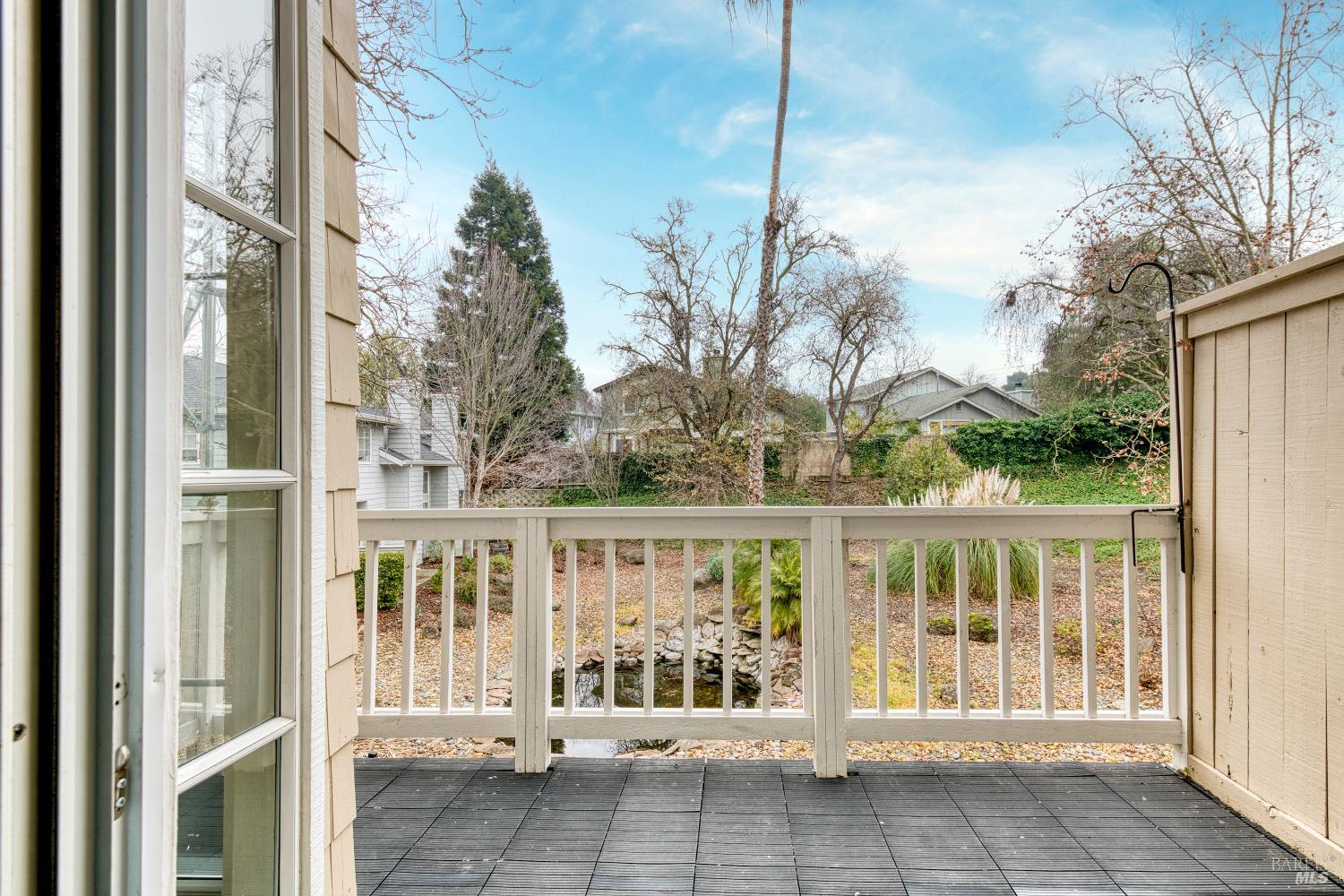 Detail Gallery Image 20 of 38 For 269 Hidden Creek Ct, Martinez,  CA 94553 - 2 Beds | 2/1 Baths