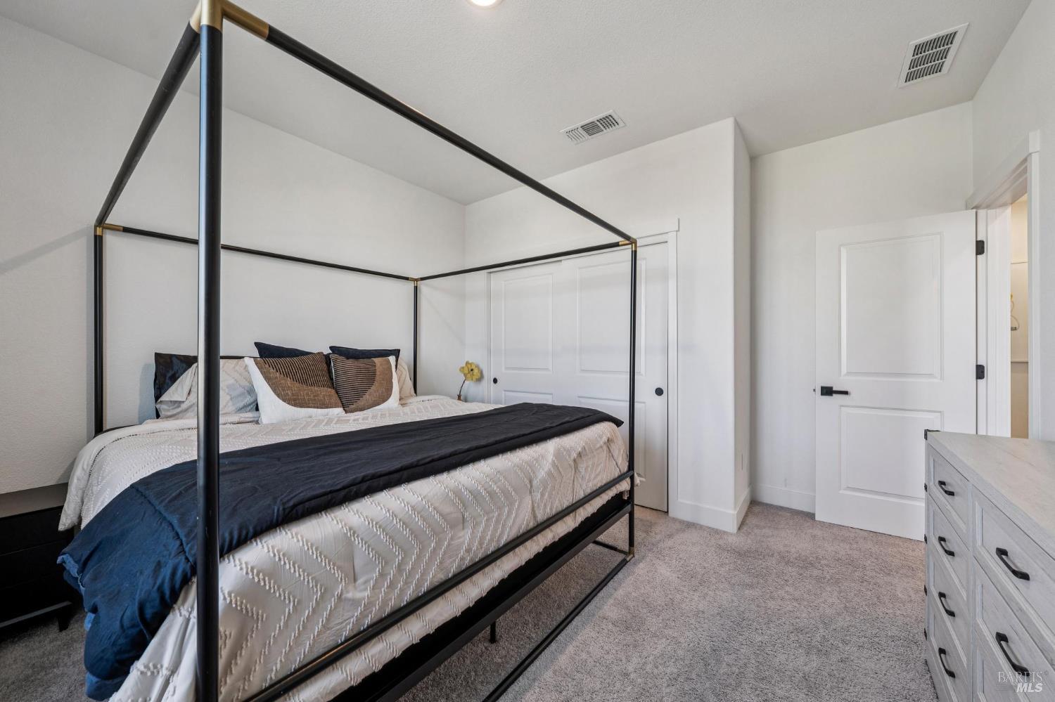 Detail Gallery Image 25 of 35 For 2915 Shaver St, Fairfield,  CA 94533 - 5 Beds | 3 Baths