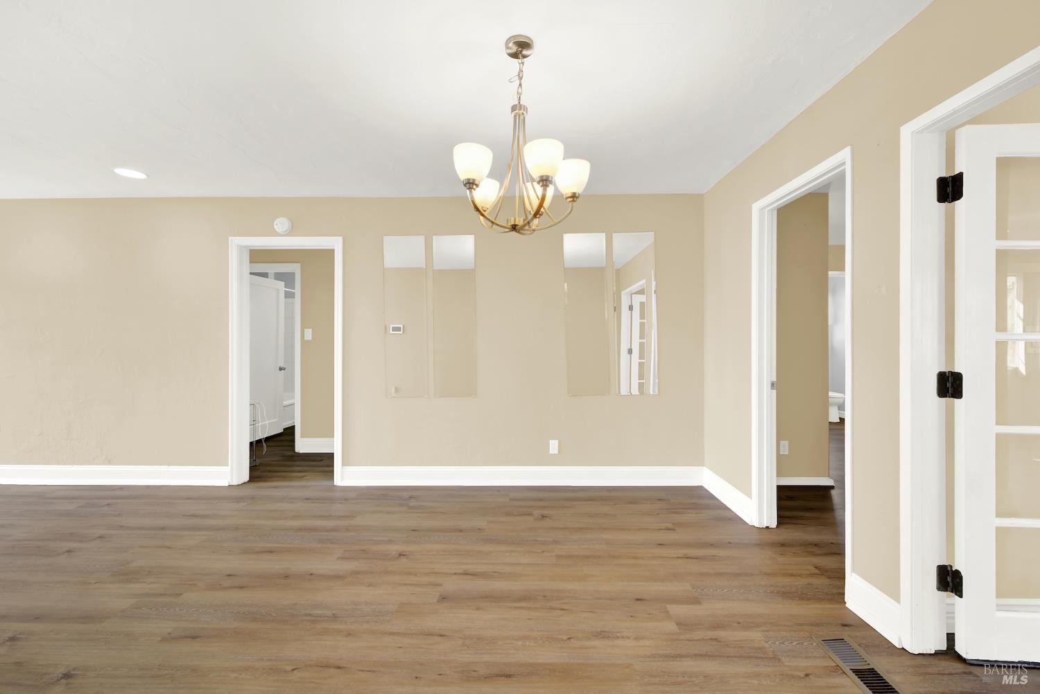 Detail Gallery Image 7 of 40 For 7608 Arthur St, Oakland,  CA 94605 - 3 Beds | 2 Baths