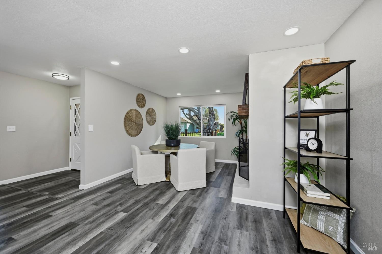 Detail Gallery Image 4 of 43 For 10496 Fairway Pl, Kelseyville,  CA 95451 - 3 Beds | 2 Baths