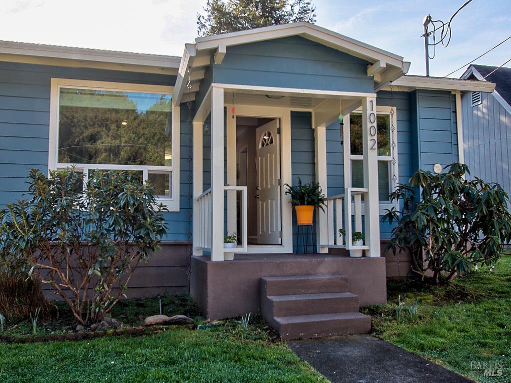 Detail Gallery Image 3 of 26 For 1002 Cedar St, Fort Bragg,  CA 95437 - 2 Beds | 2 Baths